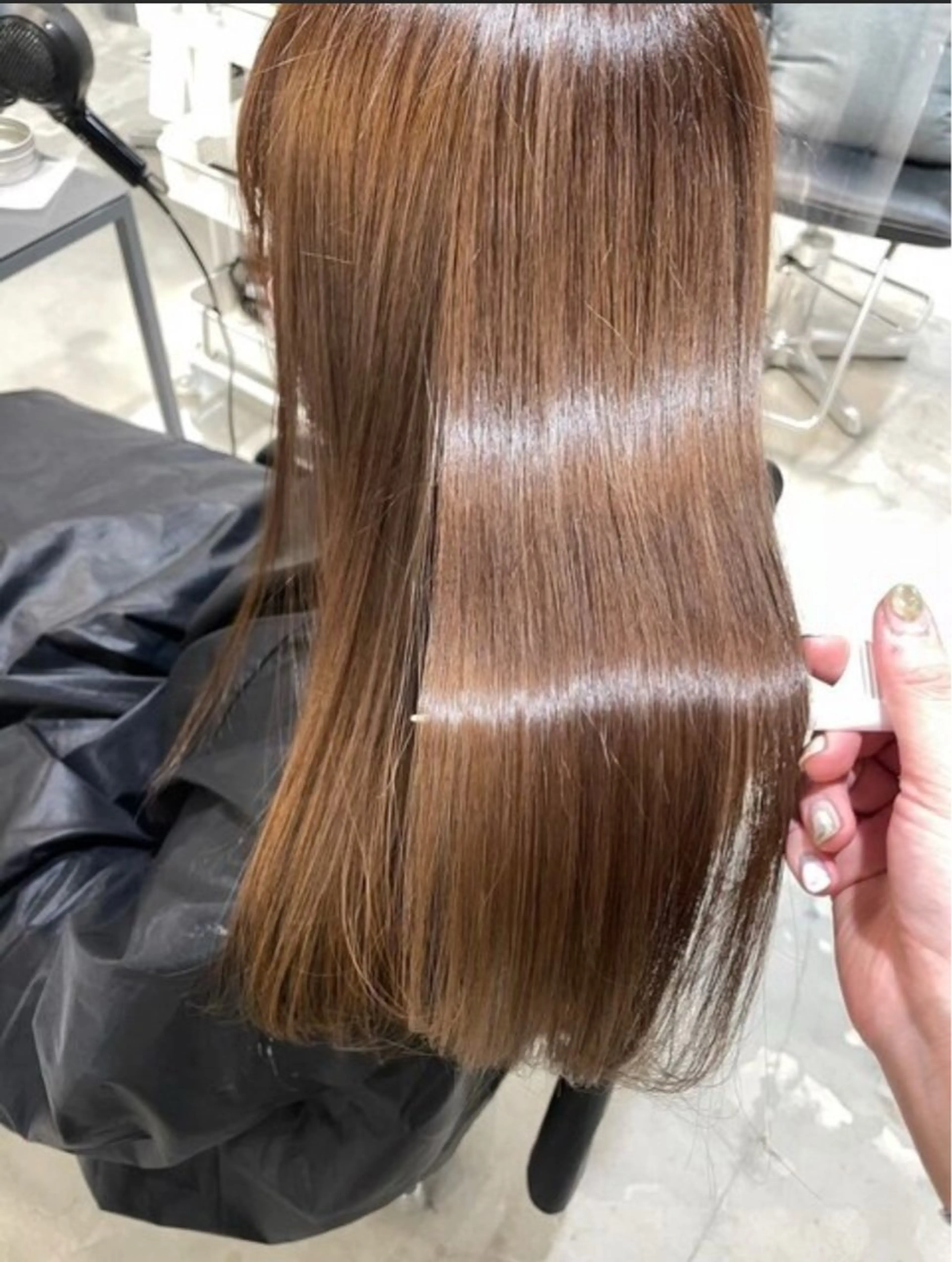 【平日限定☆】圧倒的艶感!!カット＋髪質改善ナチュラル縮毛矯正の写真