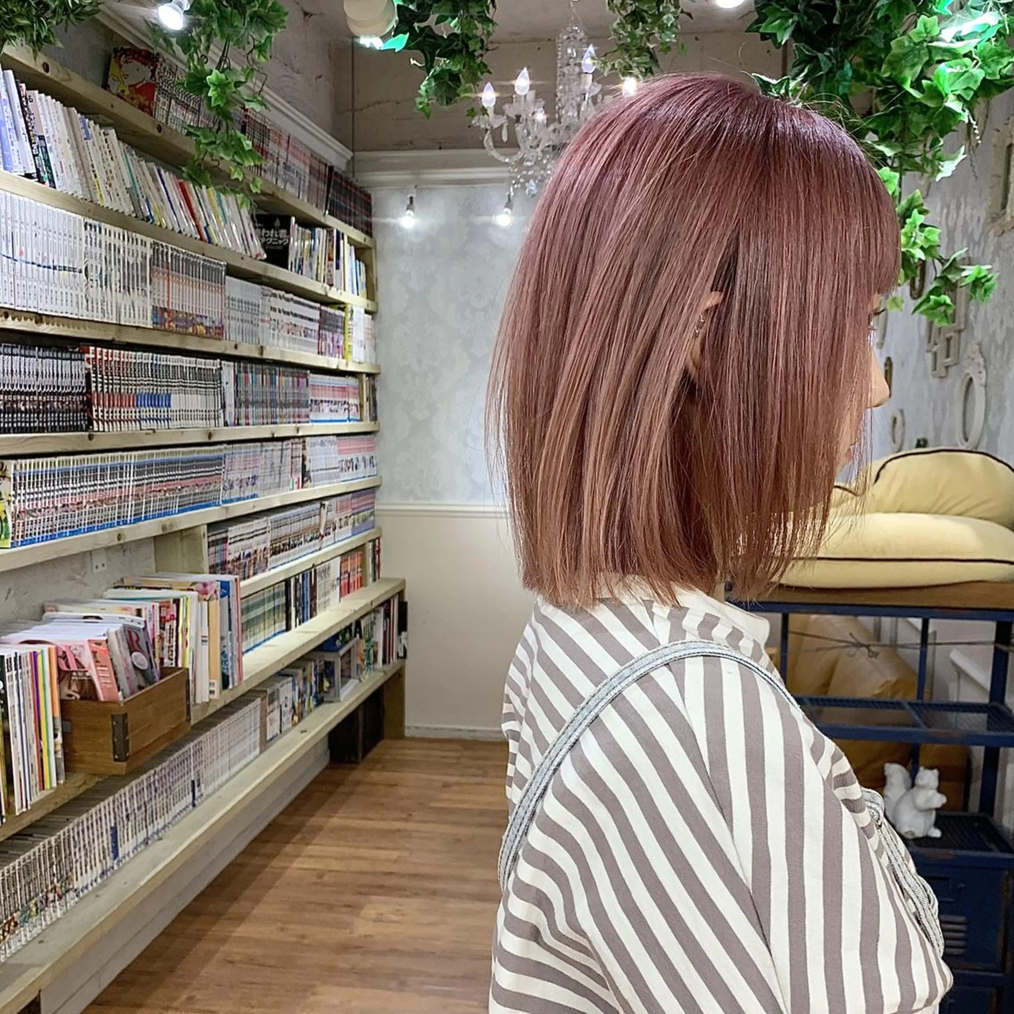 ショート カラー ブリーチ ピンクカラー カット ヘアカラー トリートメント お顔まわりカット🌱 emo.村松泉綺のヘアスタイル