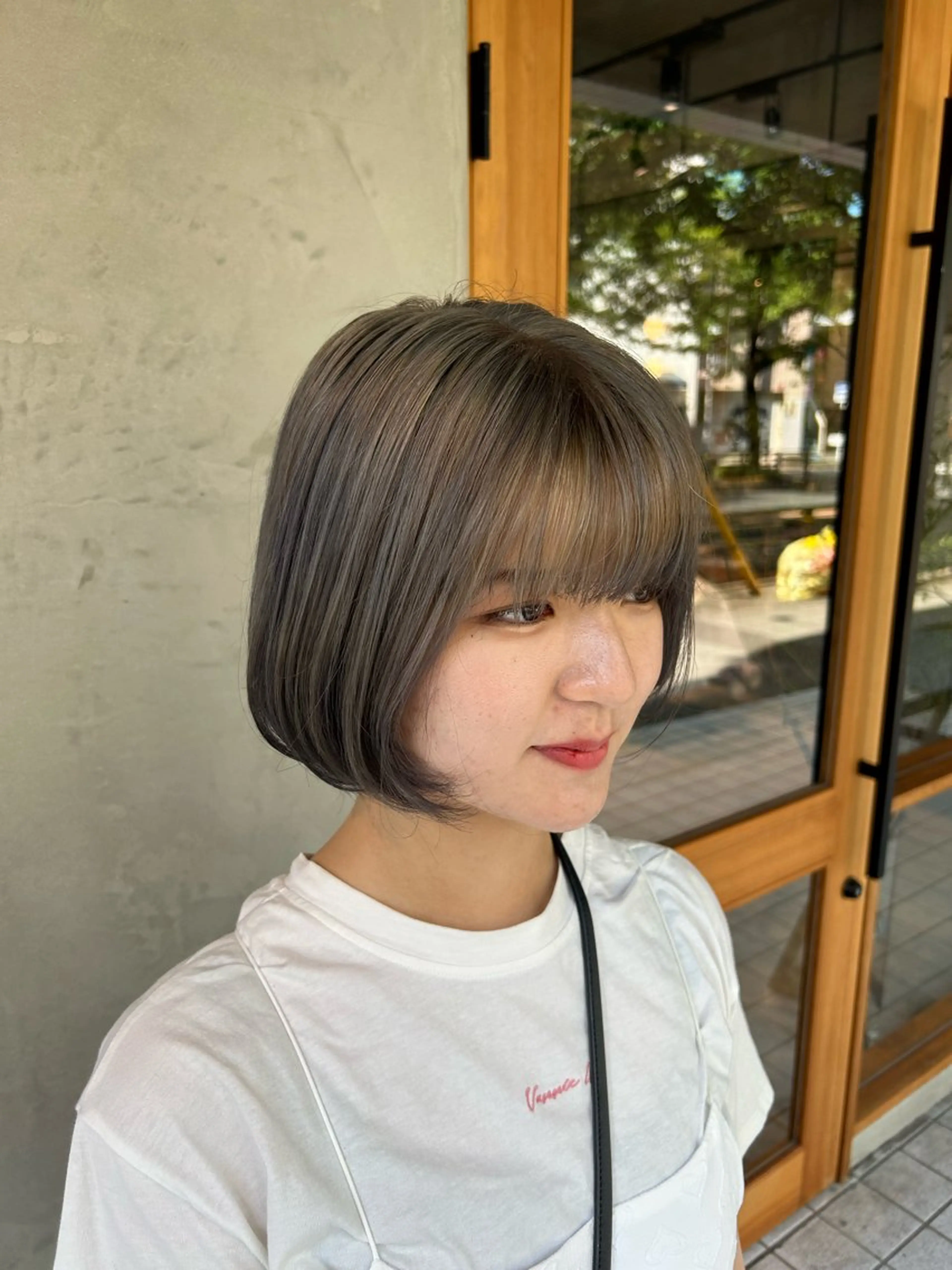 ミディアム カラー ボブ 成田 智彩のヘアスタイル