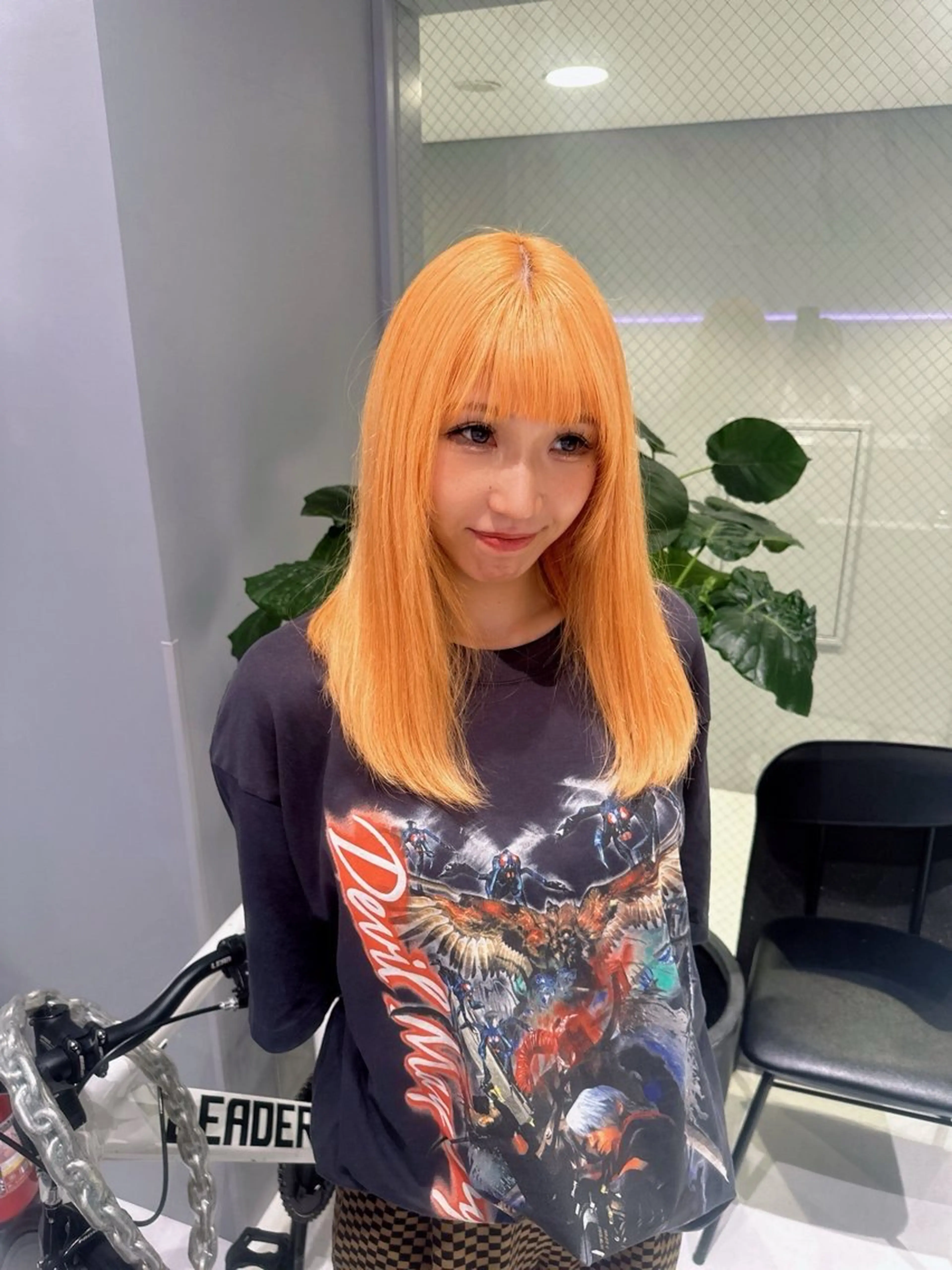 セミロング カラー ブリーチ ケアブリーチ ハイトーンカラー ハイトーンオレンジ オレンジ ヘアカラー トリートメント 菜々 🫧新宿美容師のヘアスタイル