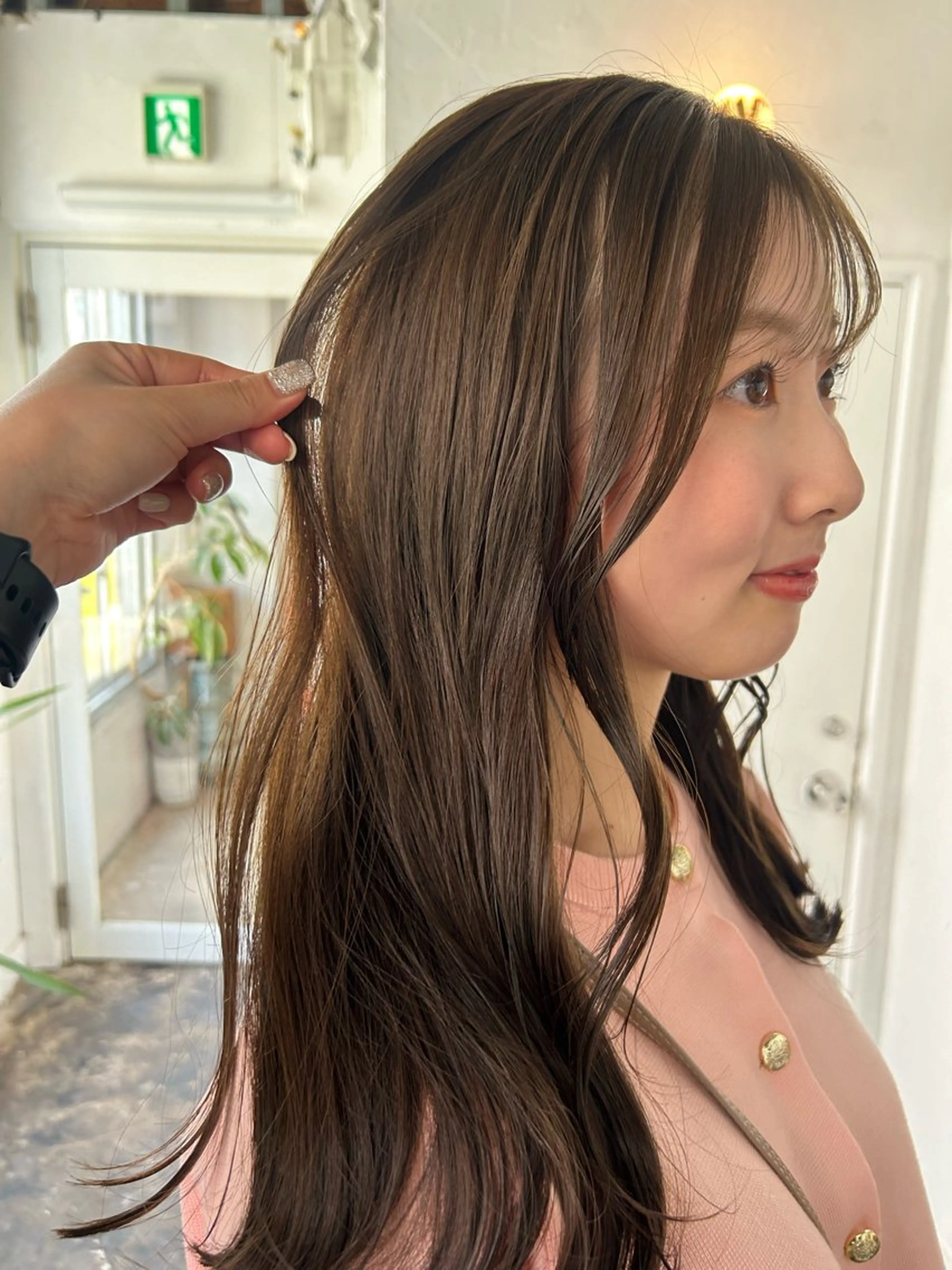 ロング ヘアカラー 早野 心春のヘアスタイル