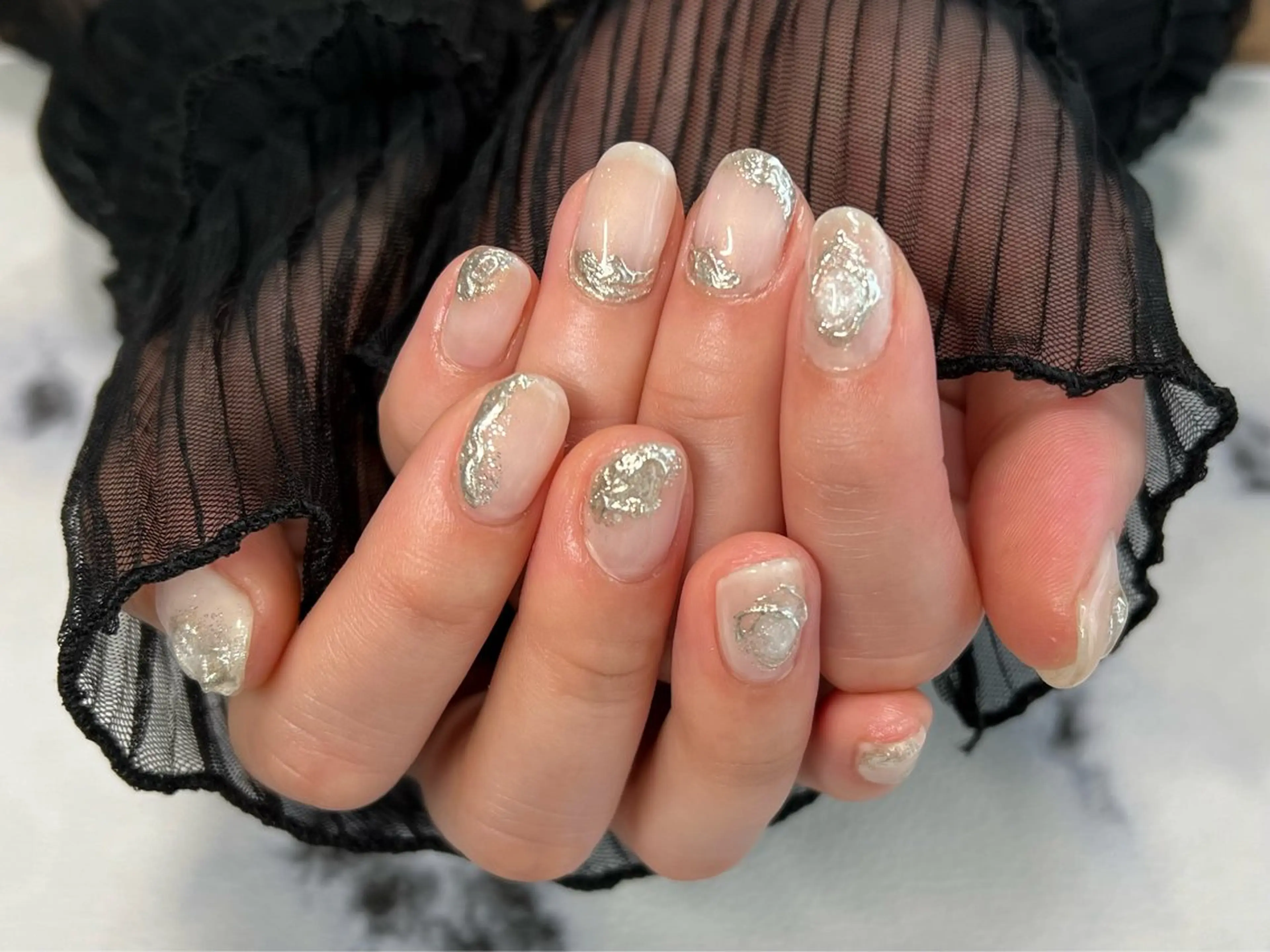 ネイル ミラーネイル シルバー ブライダルネイル ホワイト ハンドネイル M's Nailのネイルデザイン