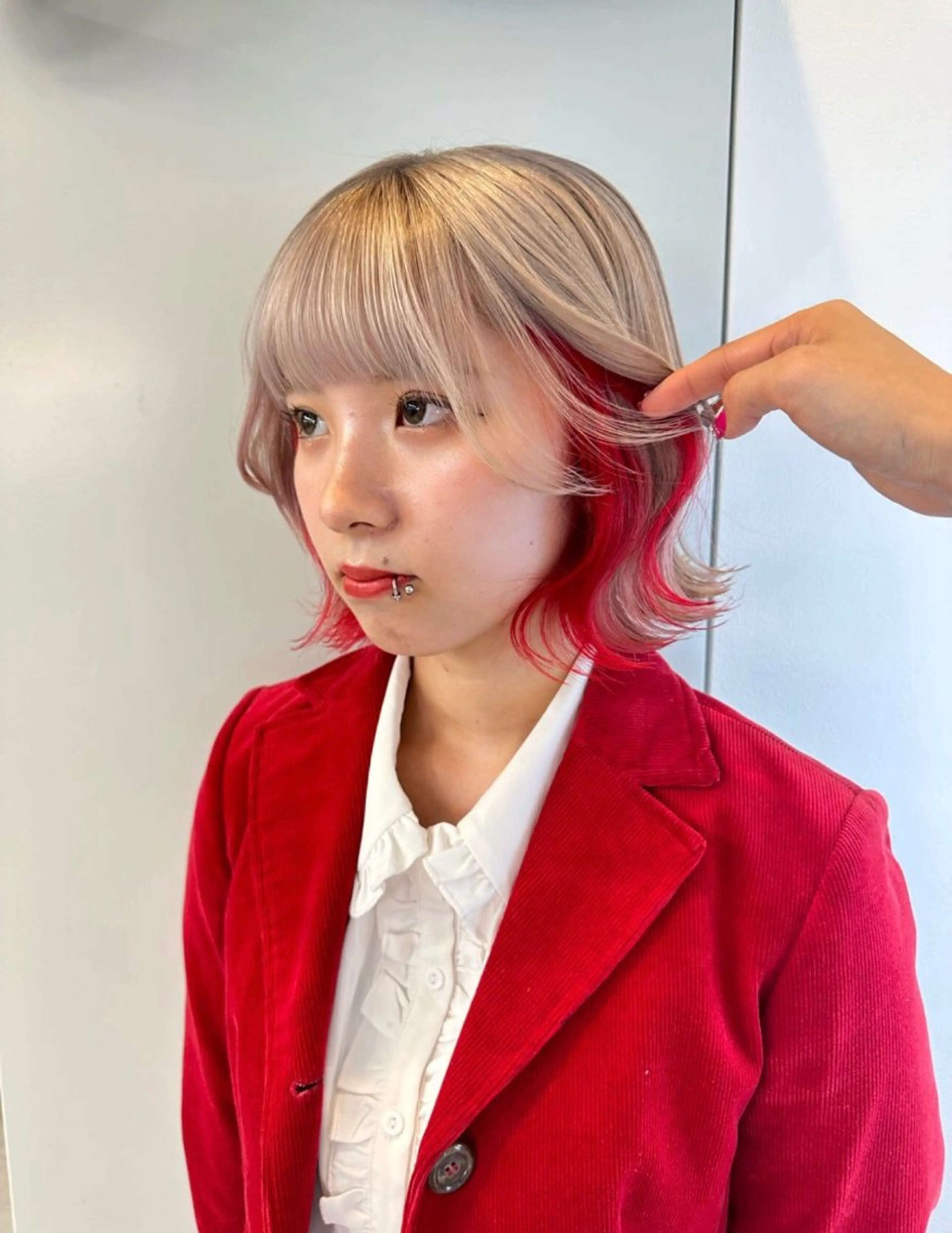 ミディアム カラー ブリーチ ブロンド ケアブリーチ ダブルカラー イヤリングカラー salowin原宿iori所属・💋ハイトーンデザイ ンヘア💋A'nyuのヘアスタイル
