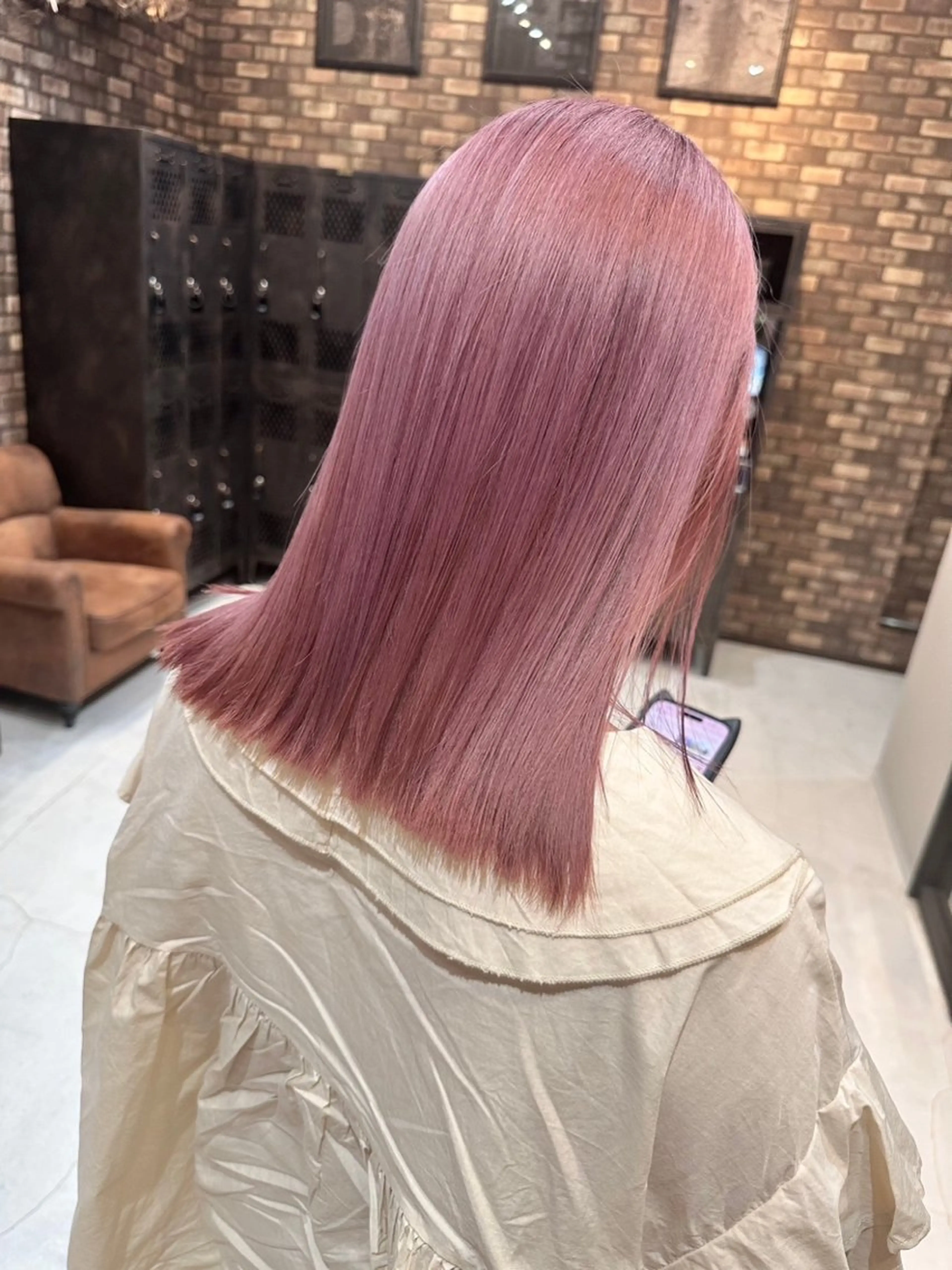 セミロング カット ヘアカラー ブリーチ特化🎖️ピ ンクカラー高橋さやかのヘアスタイル