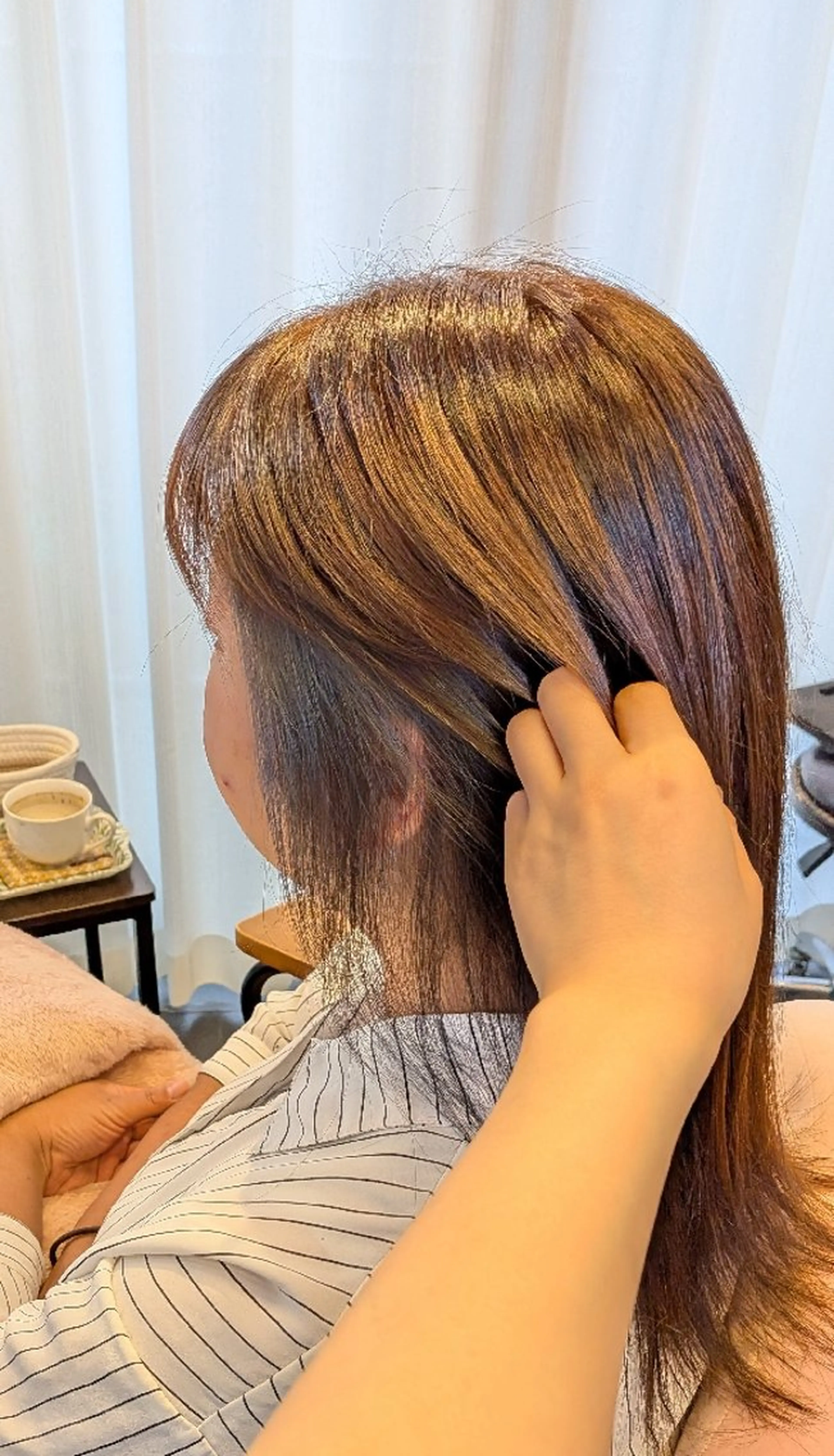 セミロング カラー アッシュ イヤリングカラー グレージュ ヘアカラー hair salon miite所属・【miite】 斉藤美穂のヘアスタイル