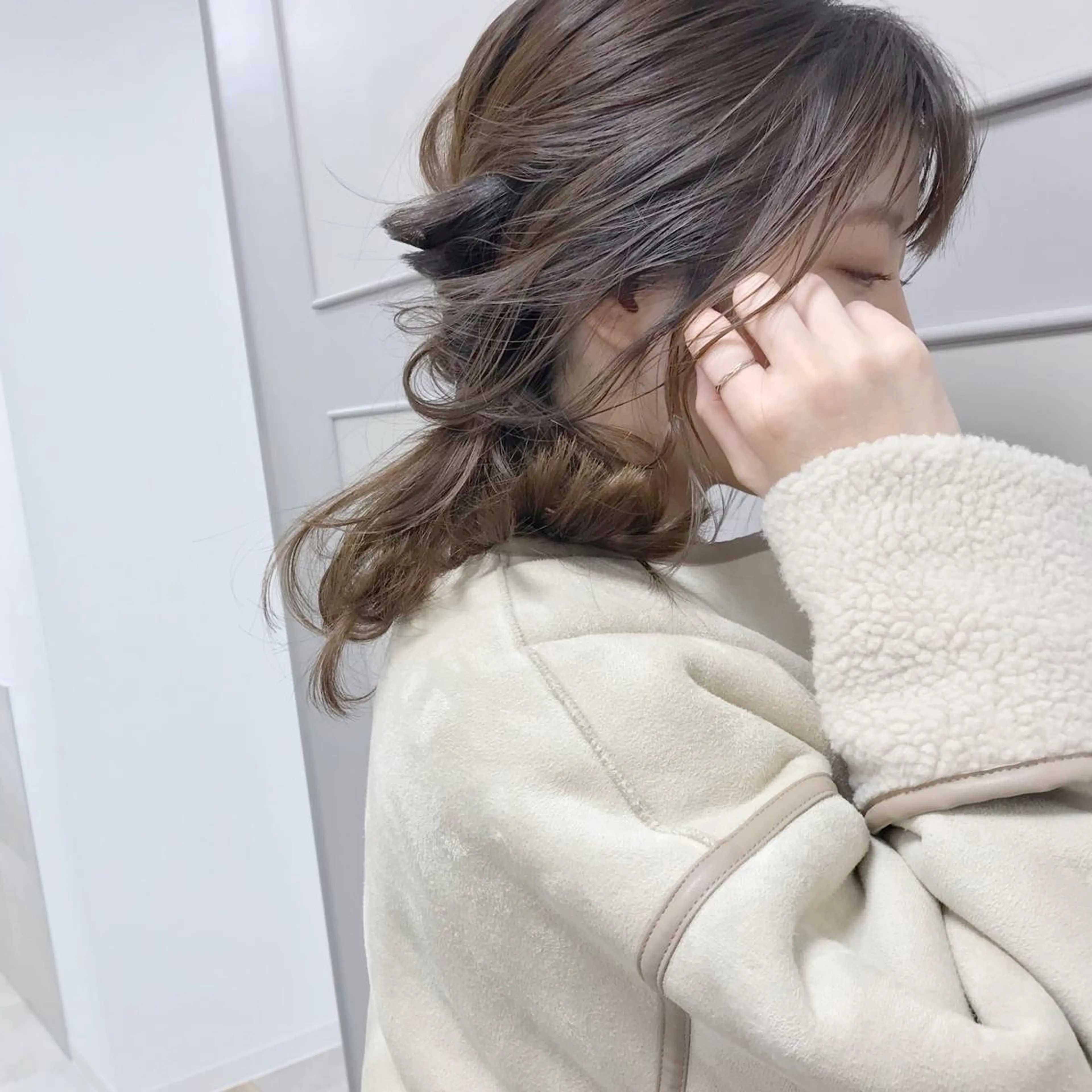 セミロング カラー ベージュカラー HARUNA🤍 色持ち良いツヤ髪のヘアスタイル