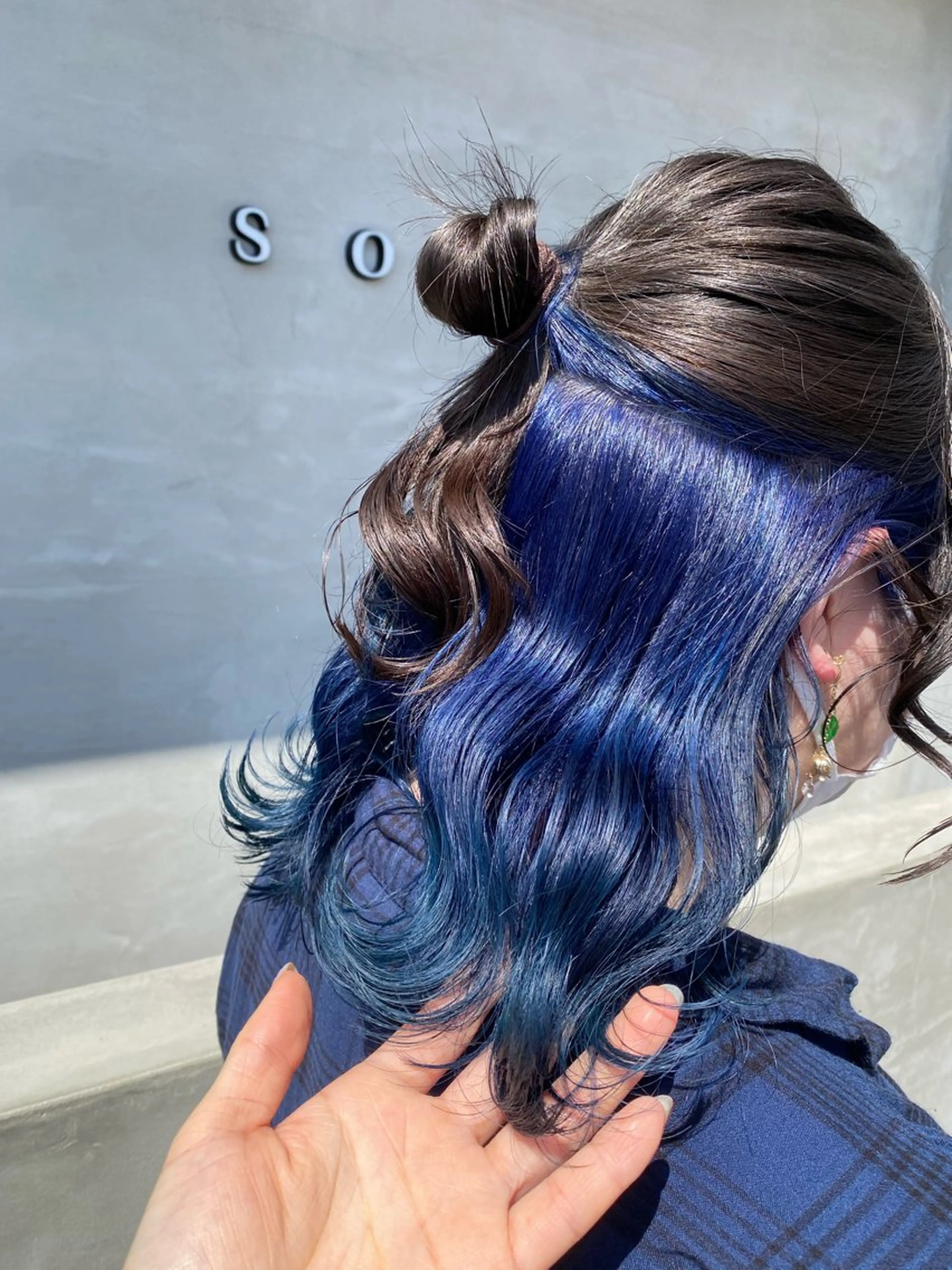 ミディアム カラー ブリーチ ブルーカラー ケアブリーチ グラデーションカラー ヘアカラー トリートメント 艶髪・透明感カラー・ 韓国ヘア・Yuriのヘアスタイル
