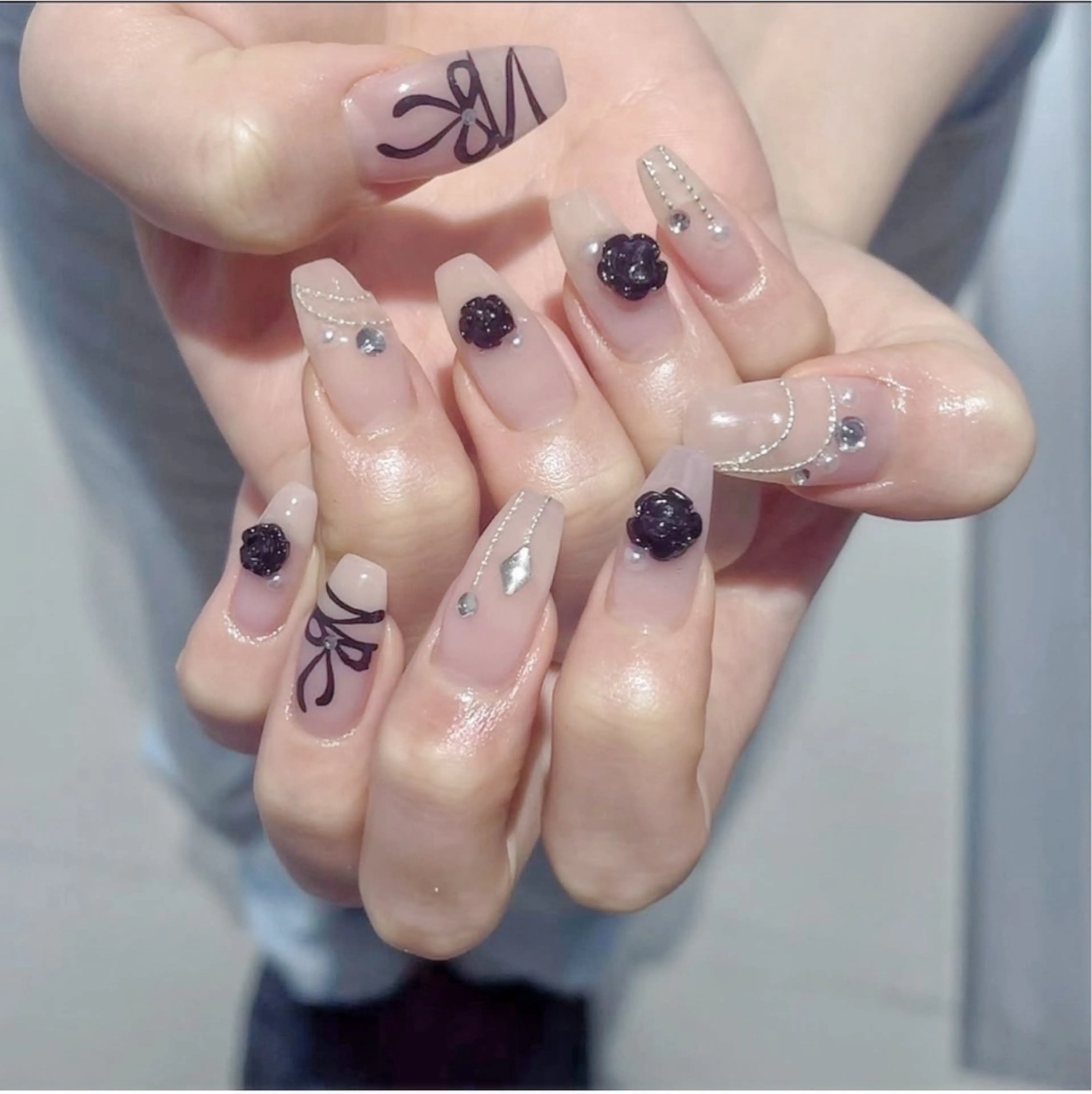 ネイル アニマル柄 オーロラネイル チークネイル フラッシュネイル ジェルネイル ハンドネイル Lina所属・Hina 池袋 長だしチップ専門店のネイルデザイン