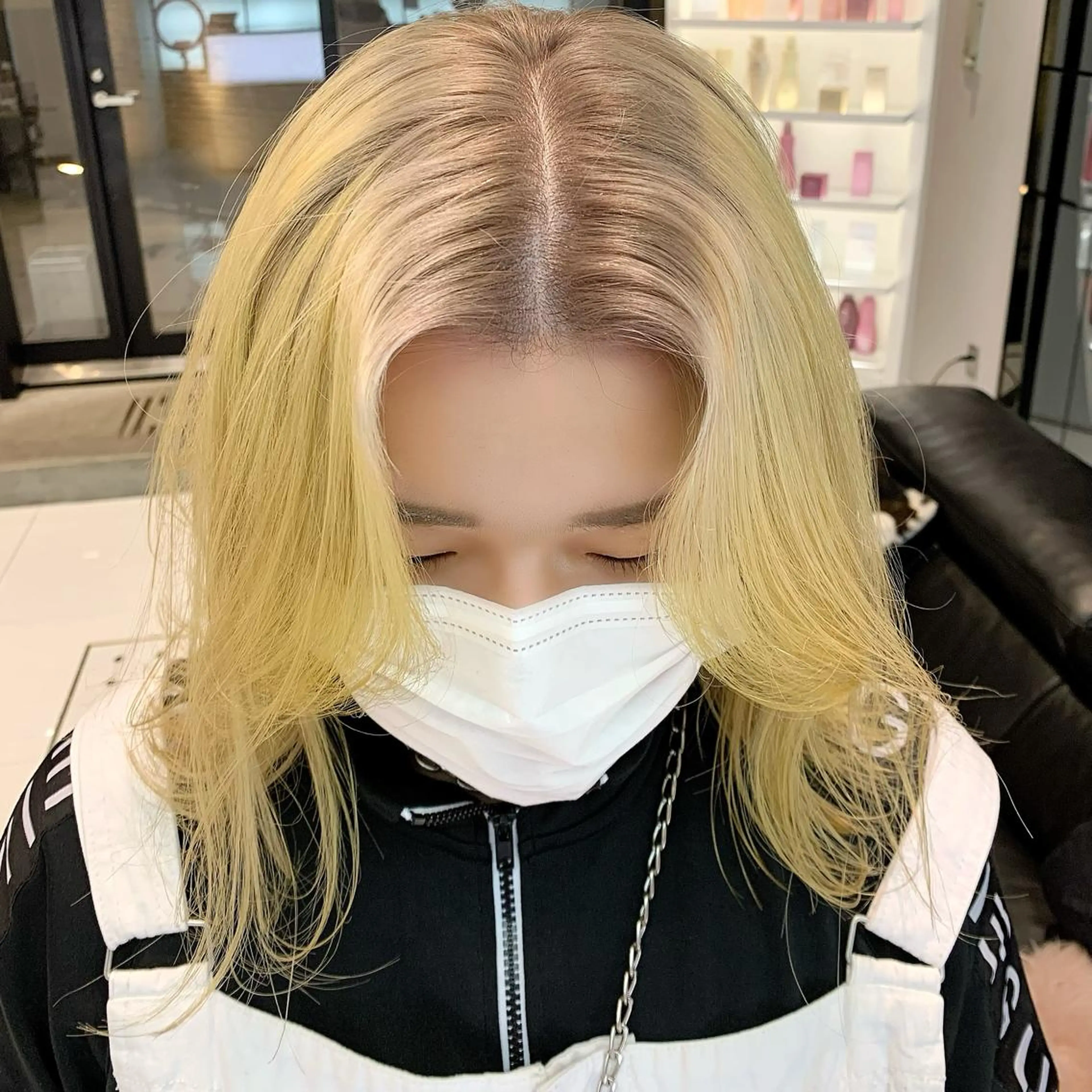 ミディアム カラー イエローカラー カット ヘアカラー ハッシュカット/ハイ トーン/MANAMIのヘアスタイル