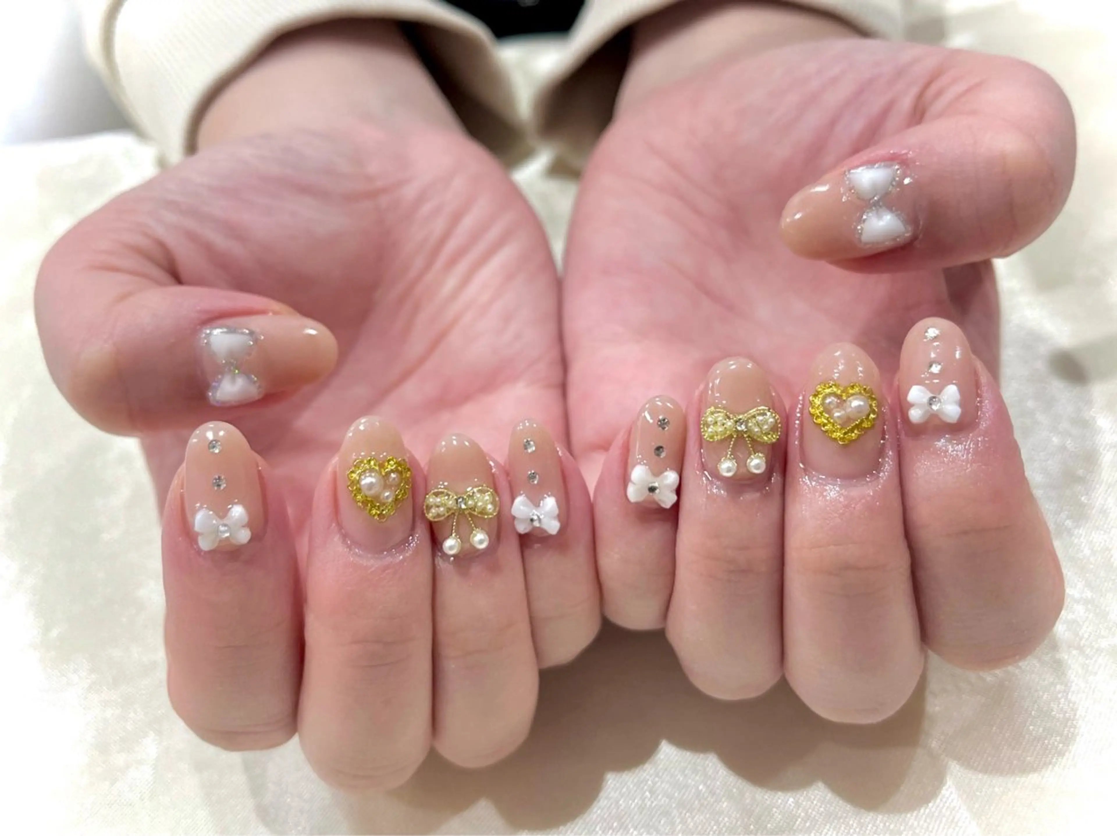 ネイル ゴールド ハンドネイル Nail salon Cielel⟡Ayaのネイルデザイン
