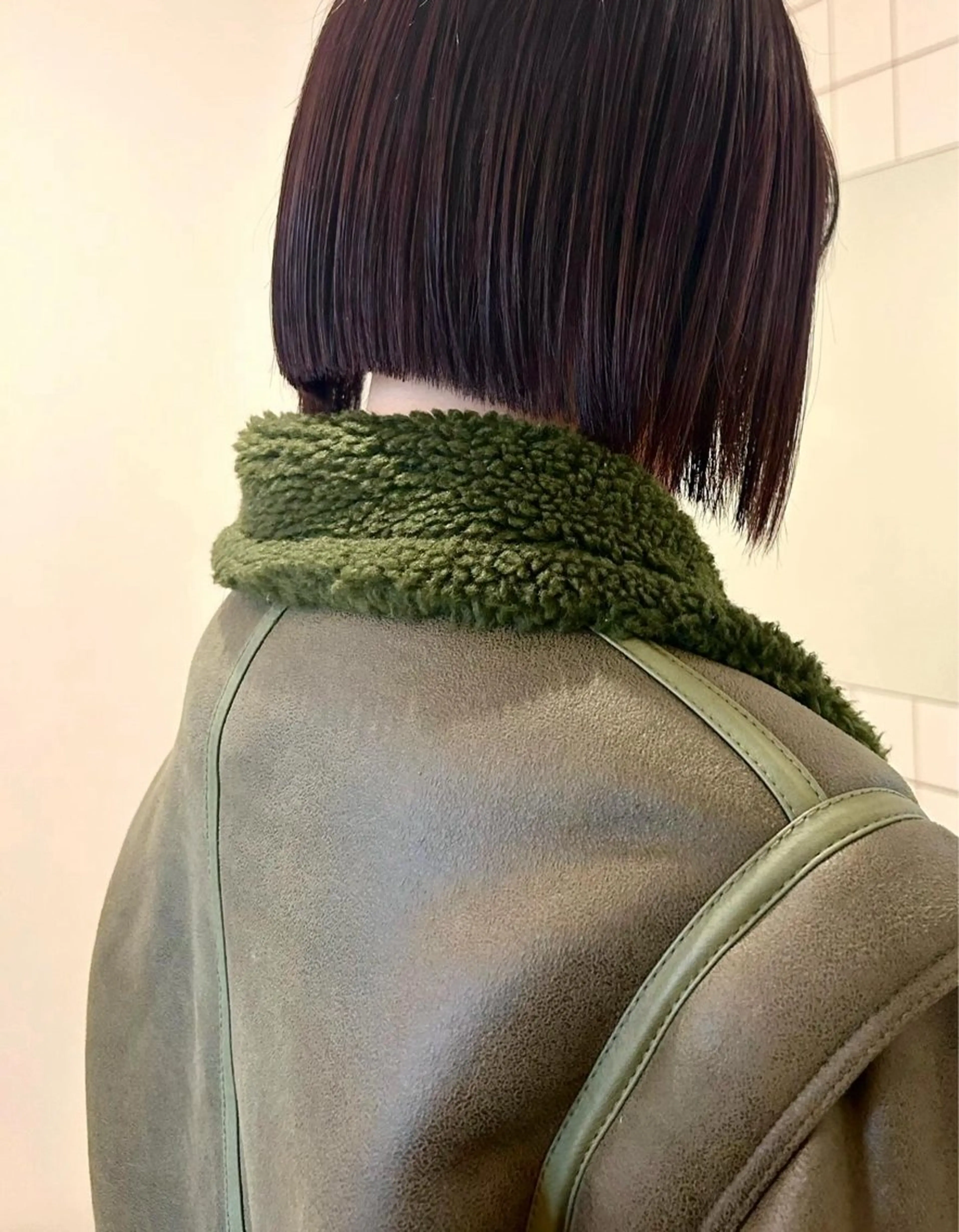 ショート カラー 切りっぱなしボブ ボブ Vibe所属・hanami パーマ/透明感カラーのヘアスタイル