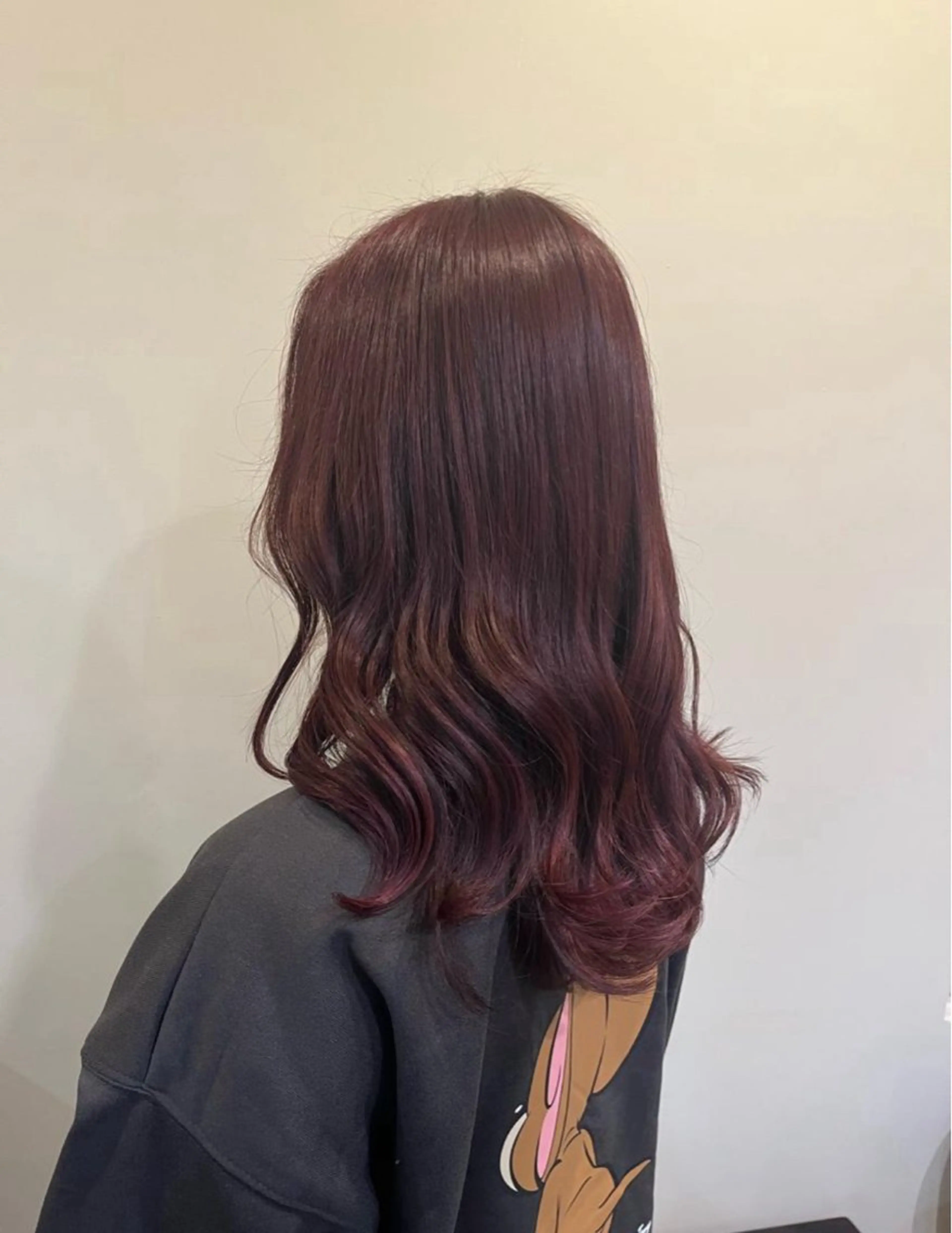 ロング カラー ブラウンカラー ピンクカラー ピンクブラウン 松尾 遥花のヘアスタイル