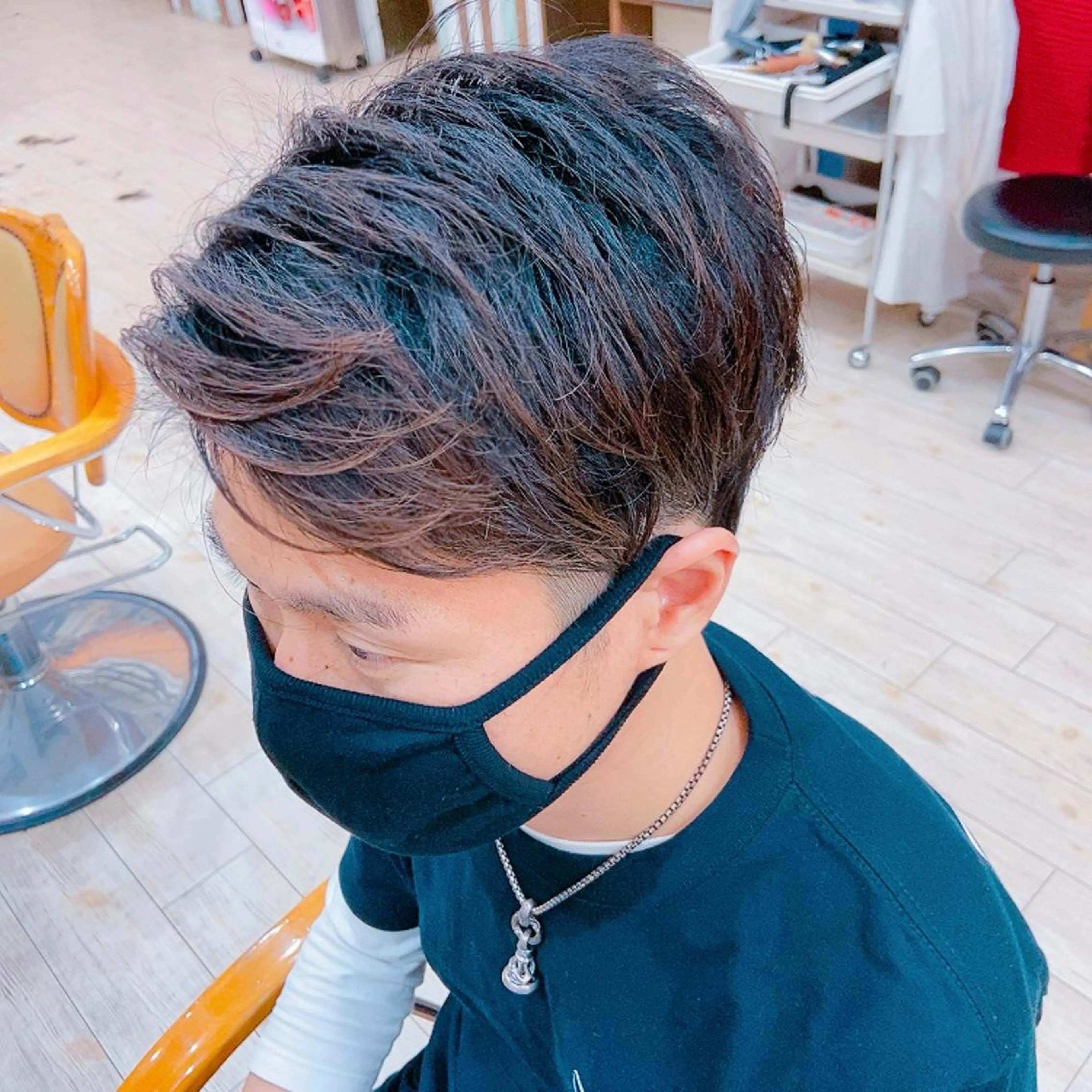 メンズ カット NUDE COLOR所属・鈴木 琴乃のヘアスタイル