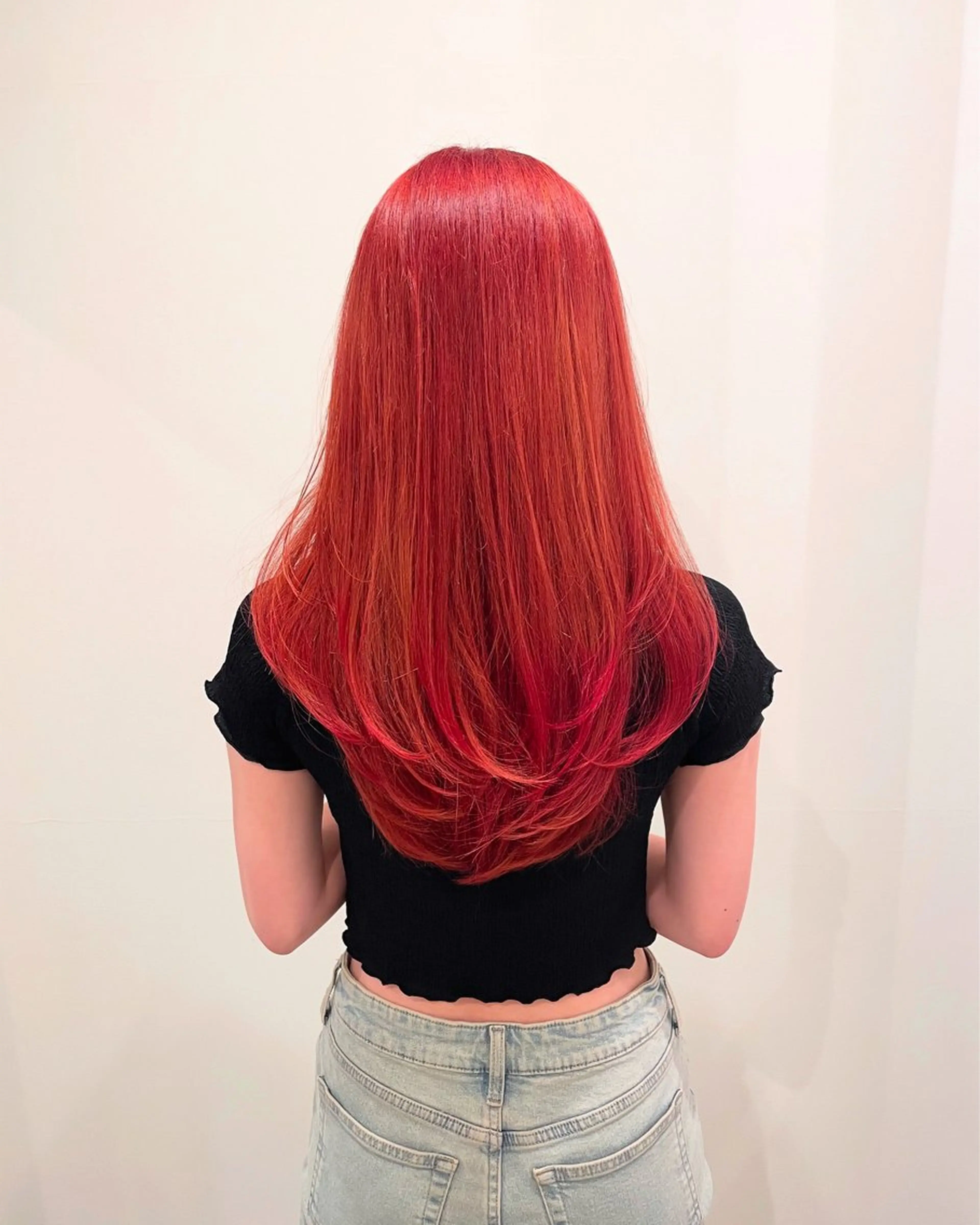 ミディアム カラー ダブルカラー レッドカラー レイヤーカット ヘアカラー トリートメント 透け感カラー🫧 加納トモヒロのヘアスタイル