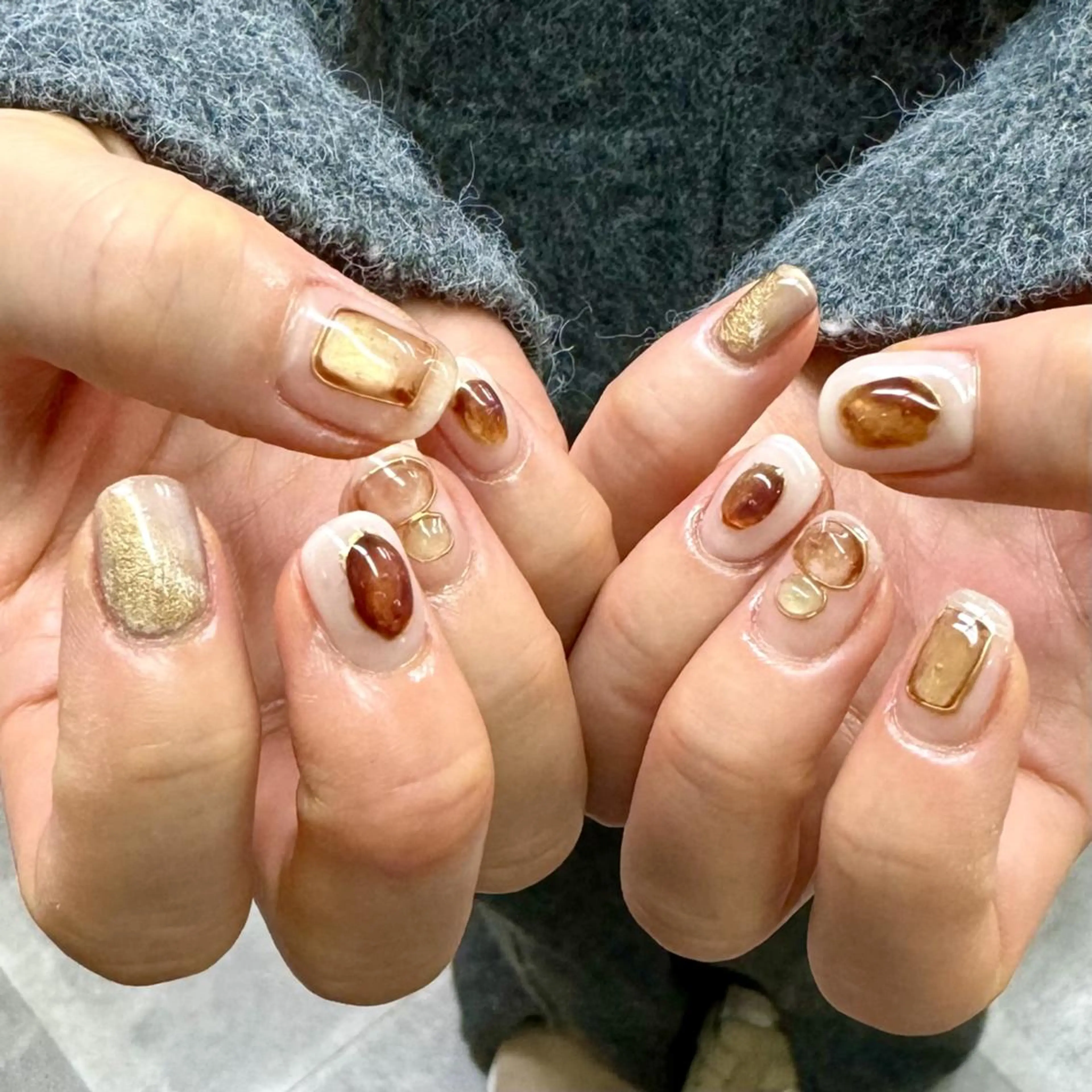 ネイル ジェルネイル 韓国ネイル ニュアンスネイル ストーンネイル ワンホンネイル nailstudio eviz新宿店のネイルデザイン