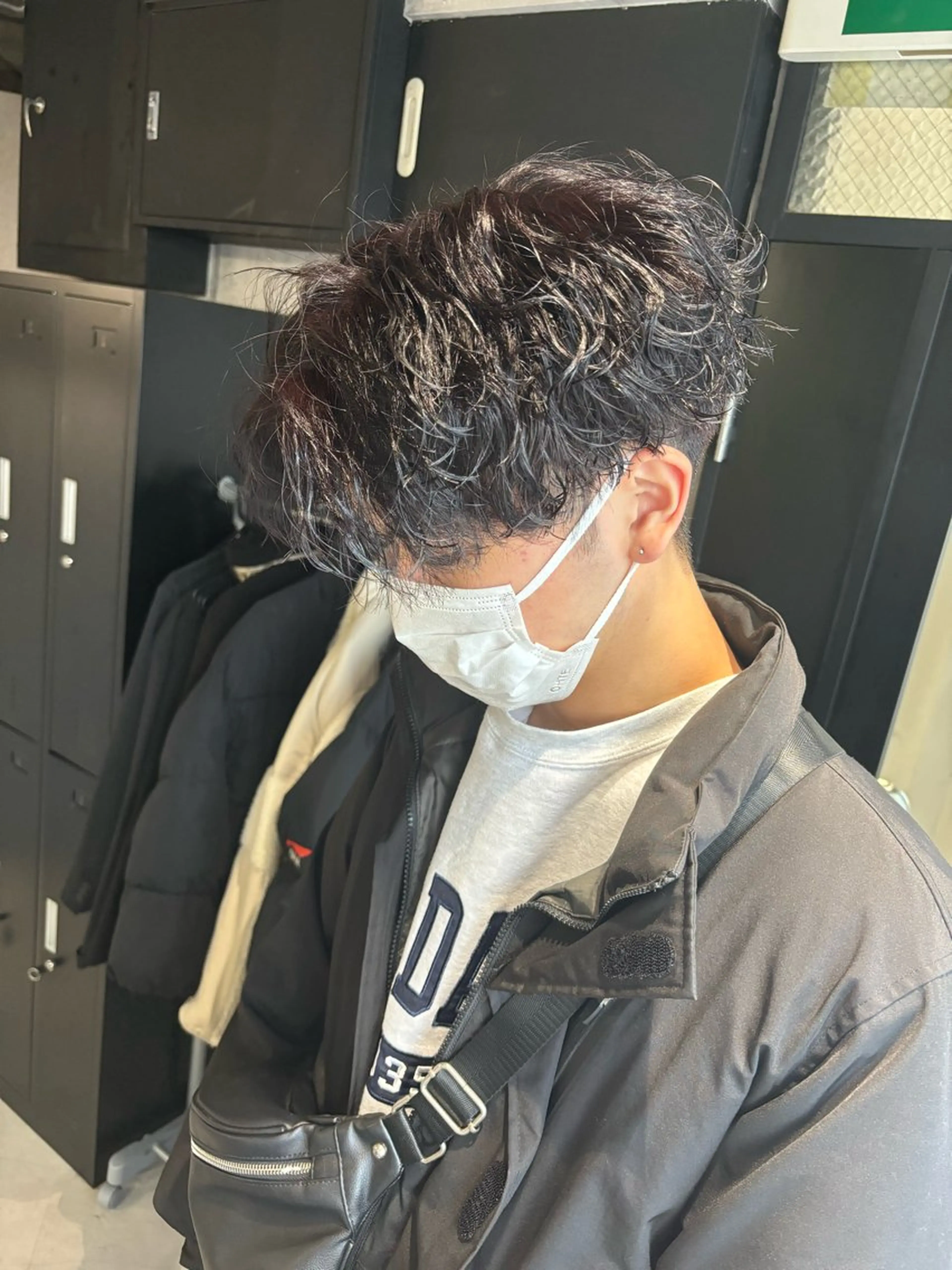 カラー パーマ メンズ 波巻きパーマ レッドカラー カット ヘアカラー パーマ _white【京橋店】所属・_WHITE / KENTOのヘアスタイル