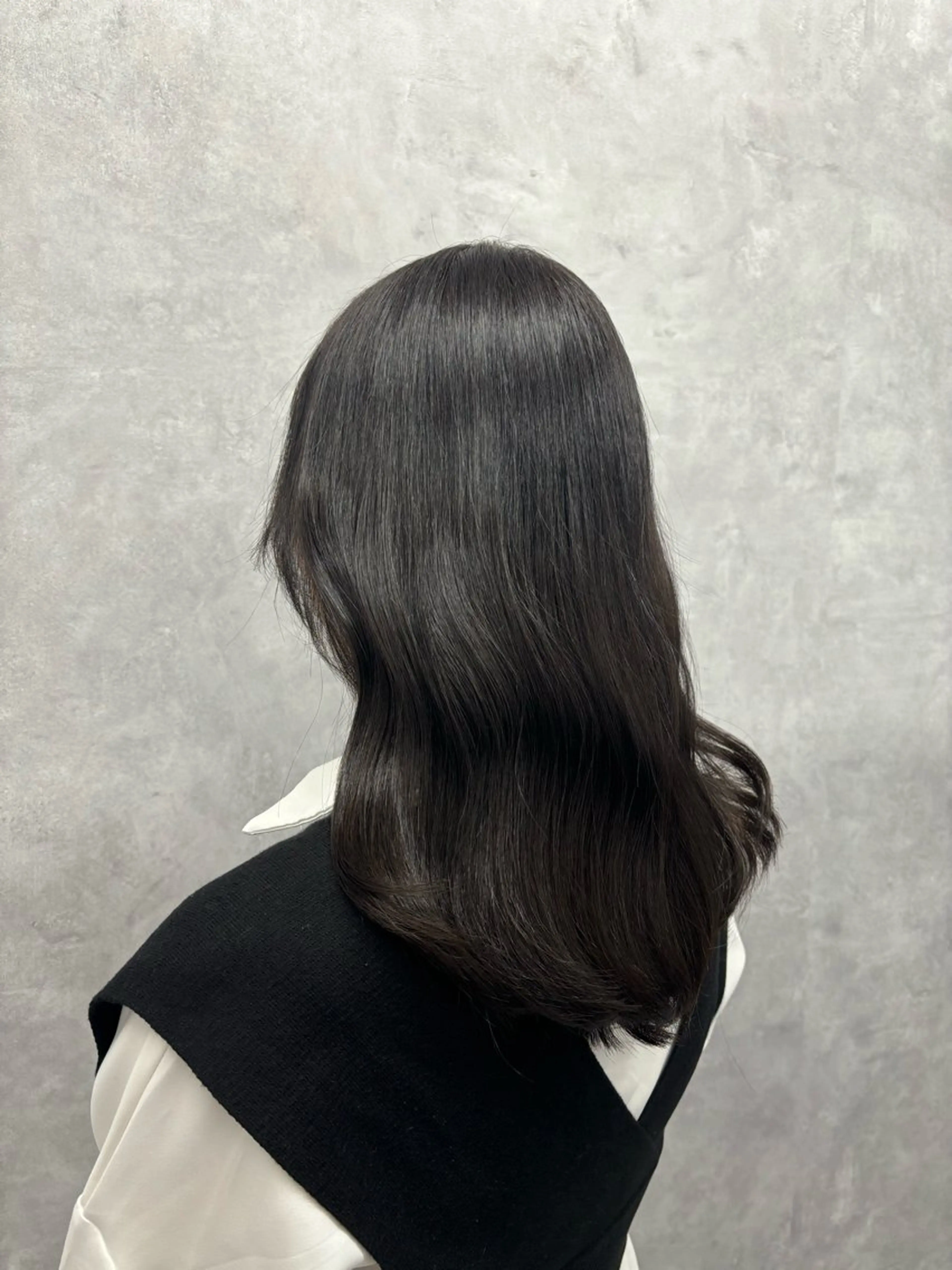 ミディアム カット ヘアカラー トリートメント NUMBER 天王寺YUYAのヘアスタイル