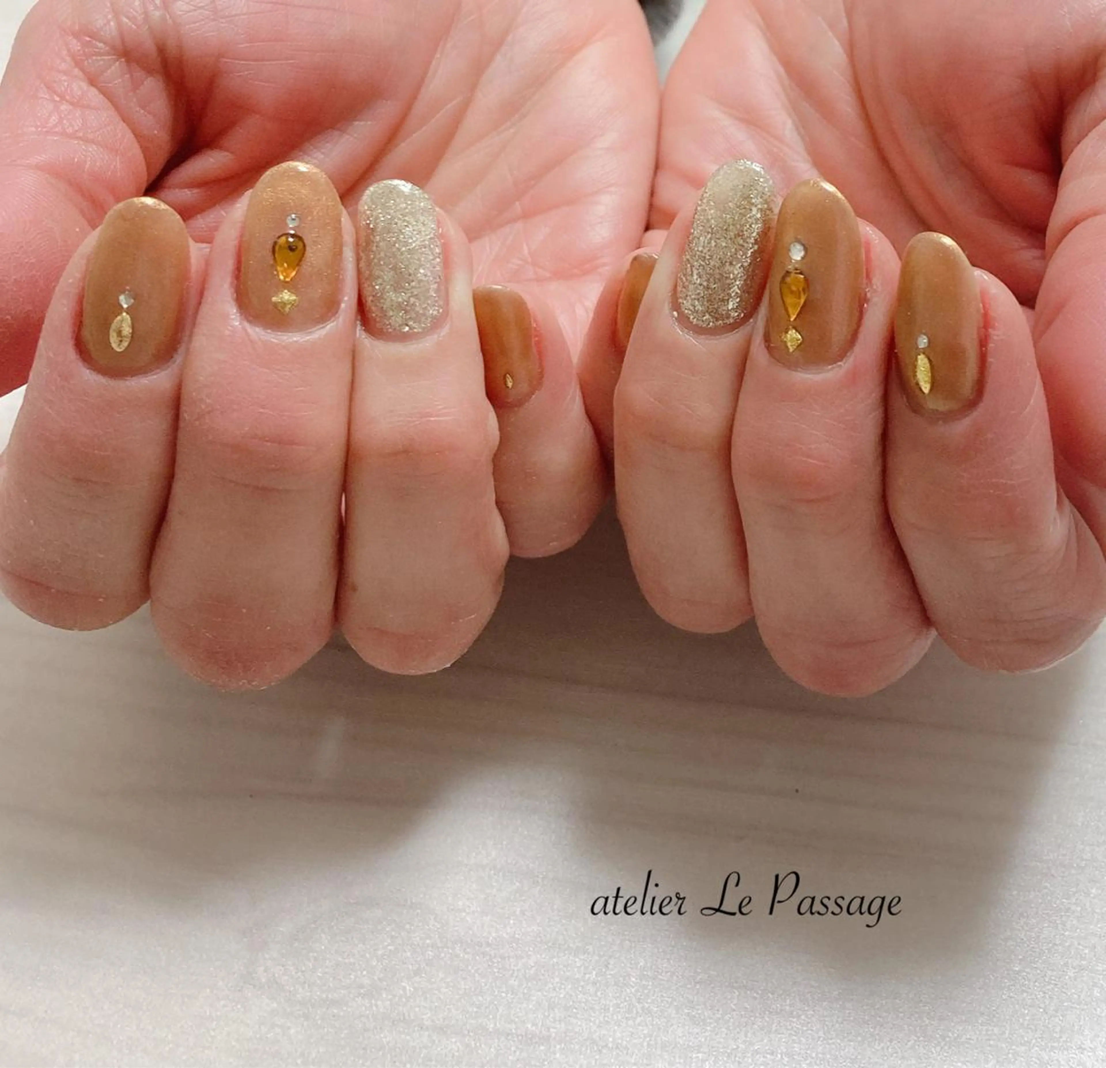 ネイル ジェルネイル ラメ(グリッター) オフィスネイル パラジェル ピンク Atelier Le Passage所属・h nakatsukaのネイルデザイン