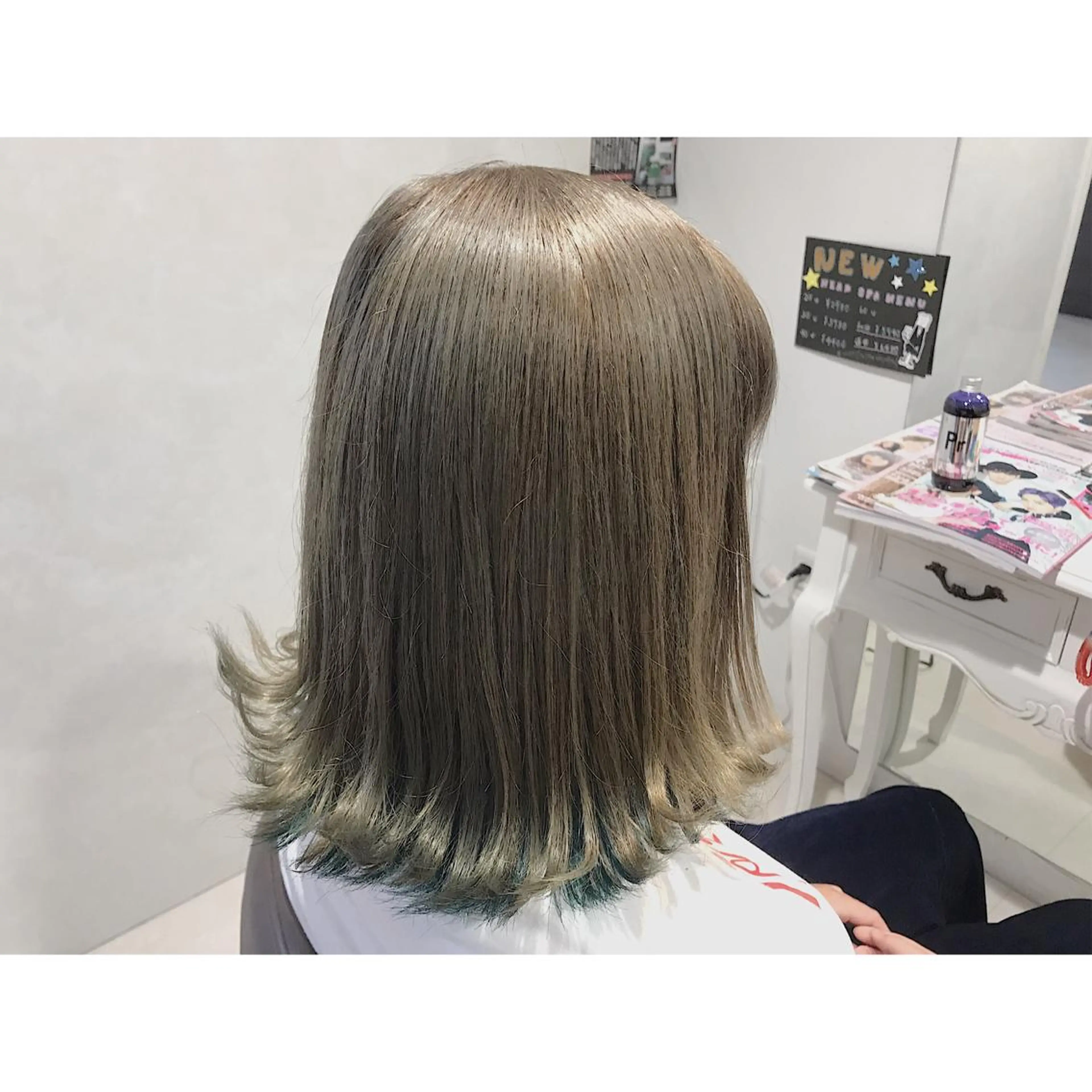 ミディアム カラー ブリーチ グレージュ なかにし まゆみのヘアスタイル