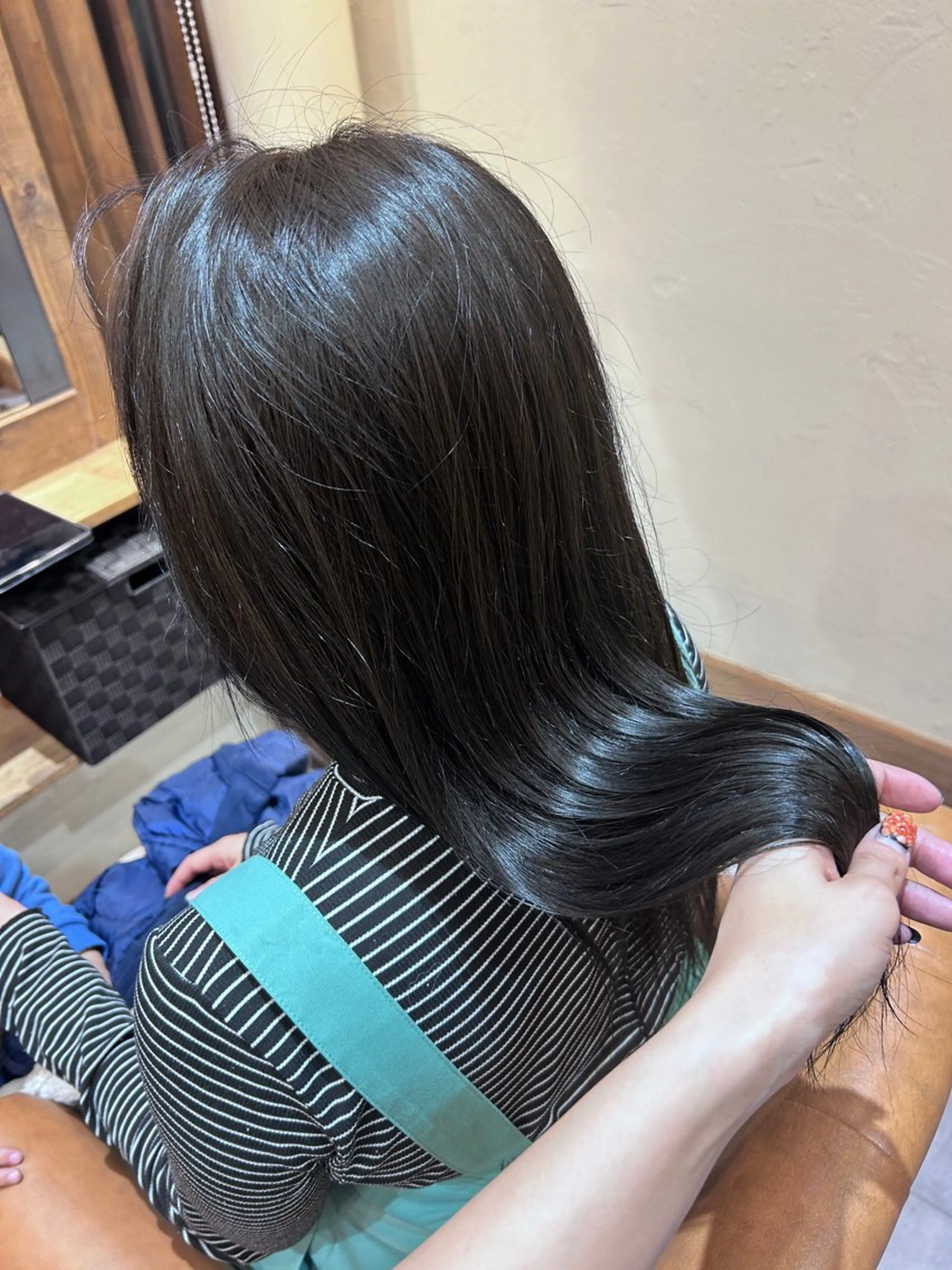 ロング 井上 萌のヘアスタイル