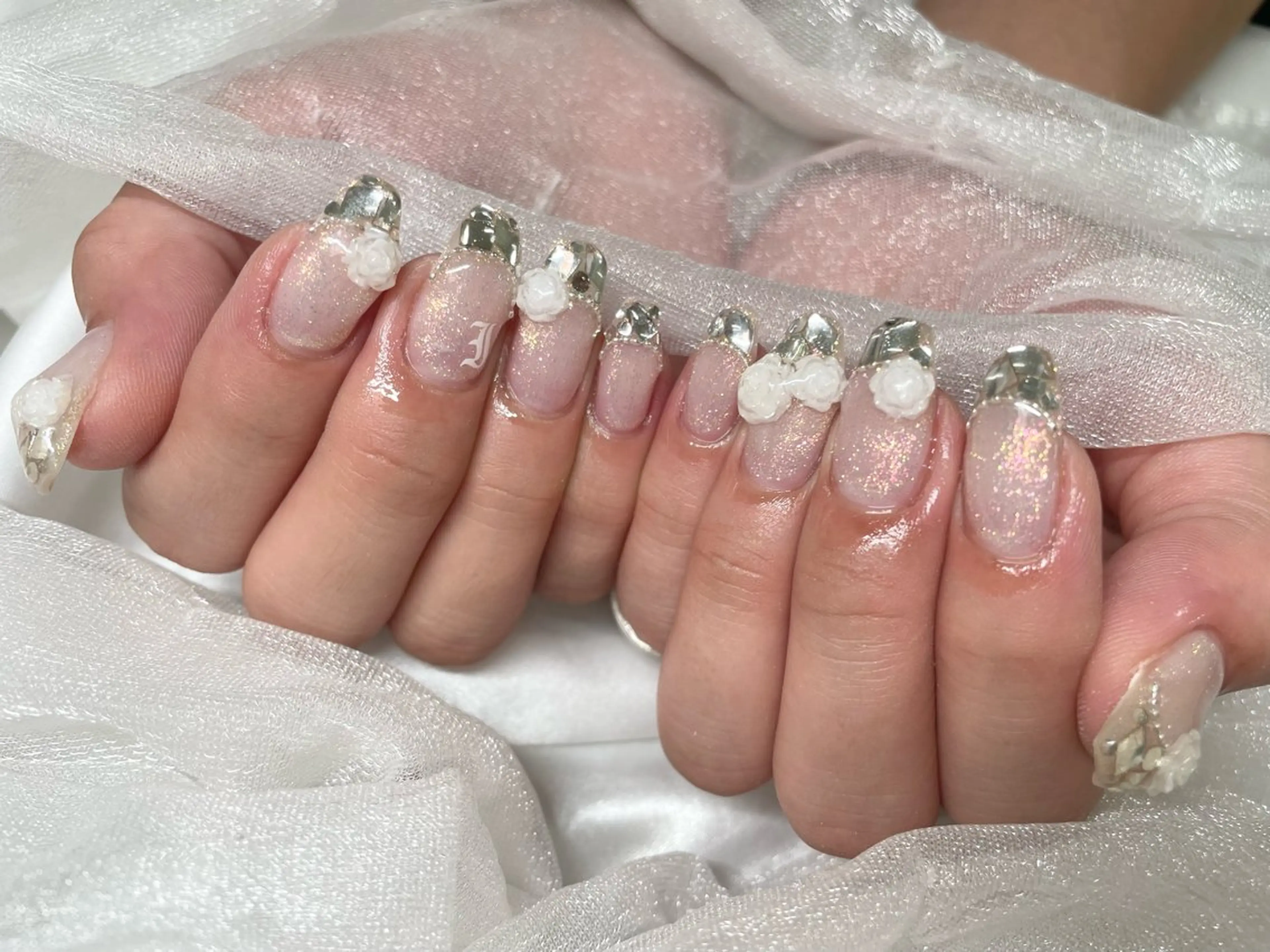 ネイル ハンドネイル Roi〈ロワ〉 Minakoのネイルデザイン