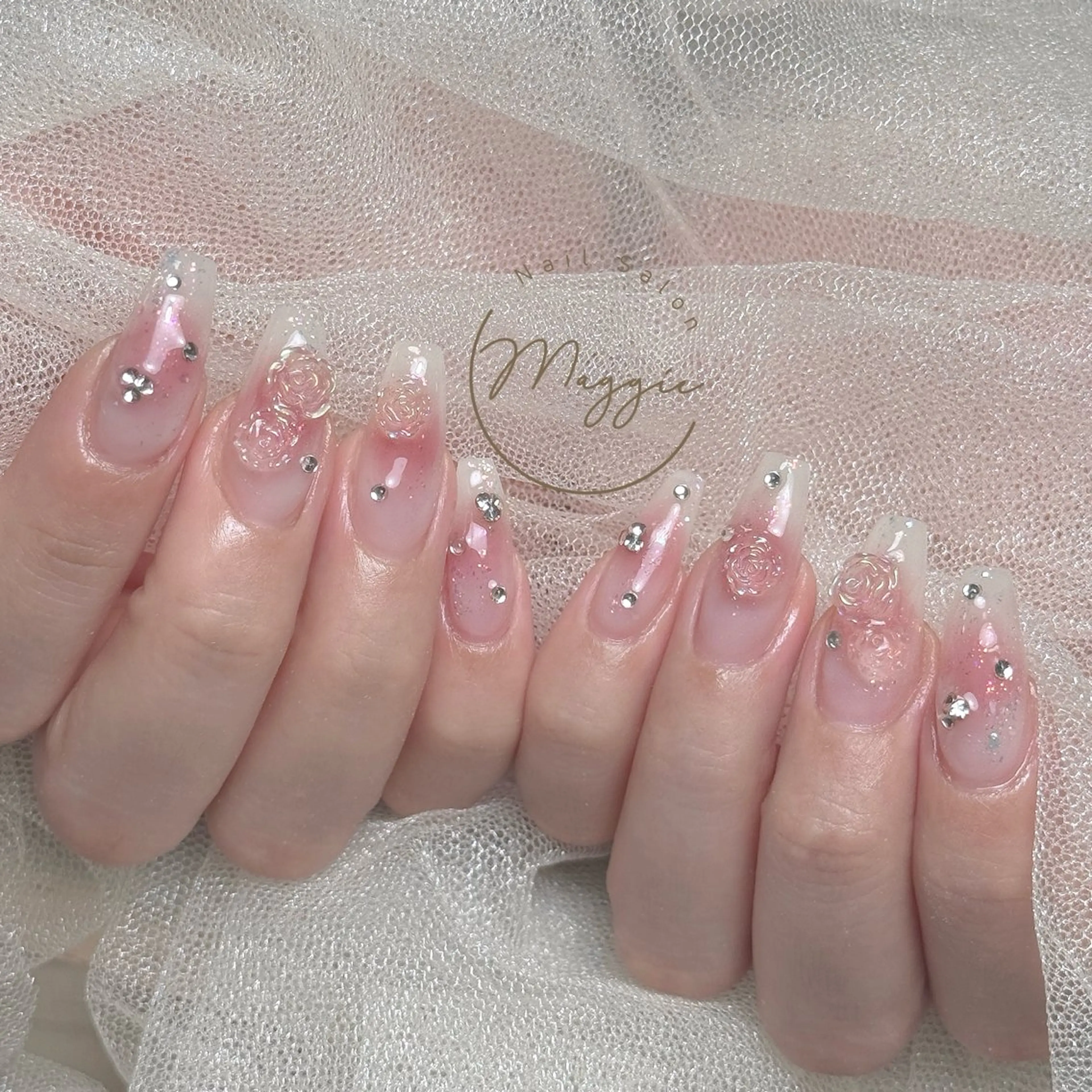 ネイル Maggie Nail🦩のネイルデザイン