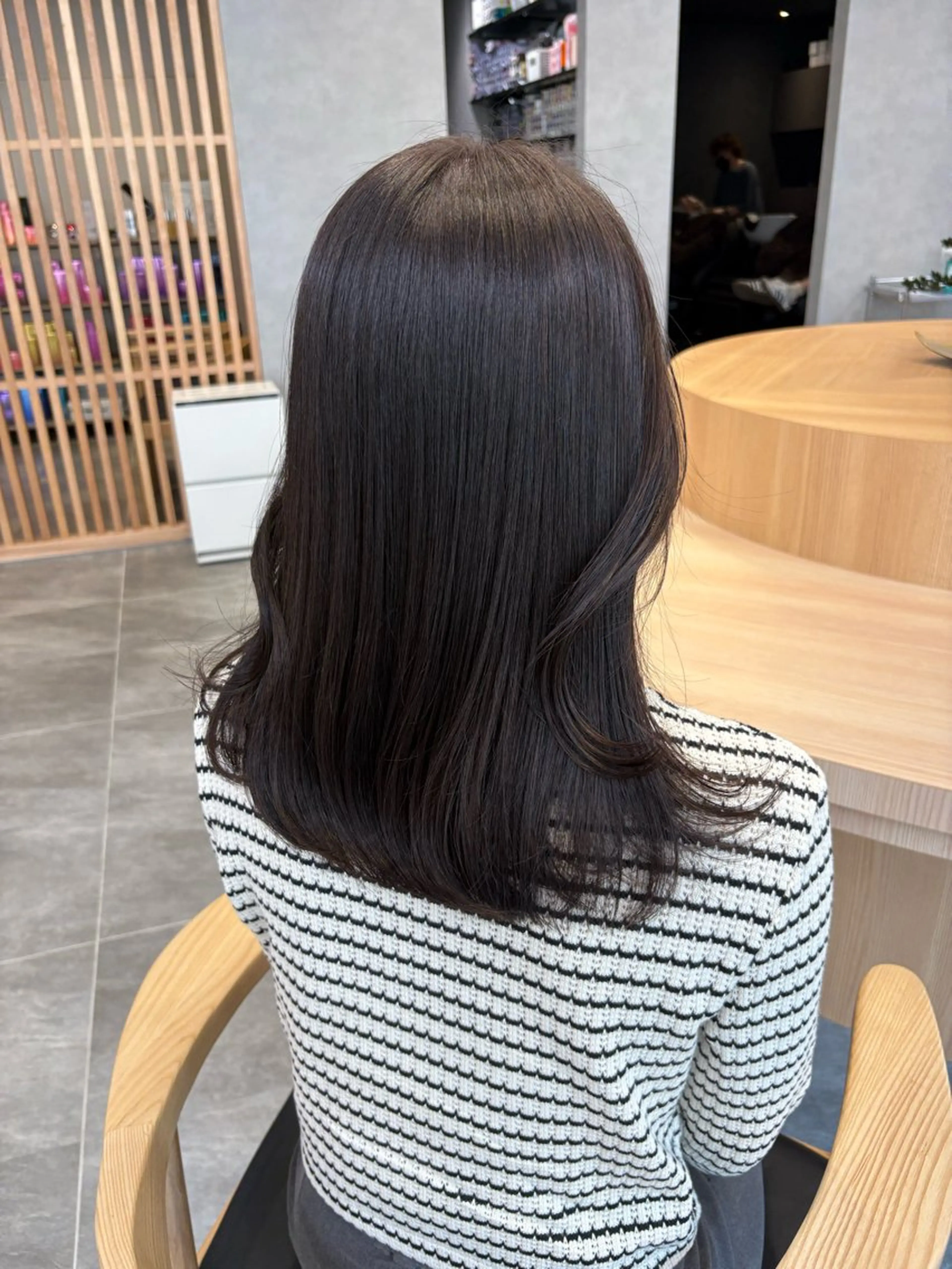 ミディアム カラー ヘアカラー トリートメント ヘッドスパ ヘアセット nana【艶髪】/ 顔まわり/縮毛矯正のヘアスタイル