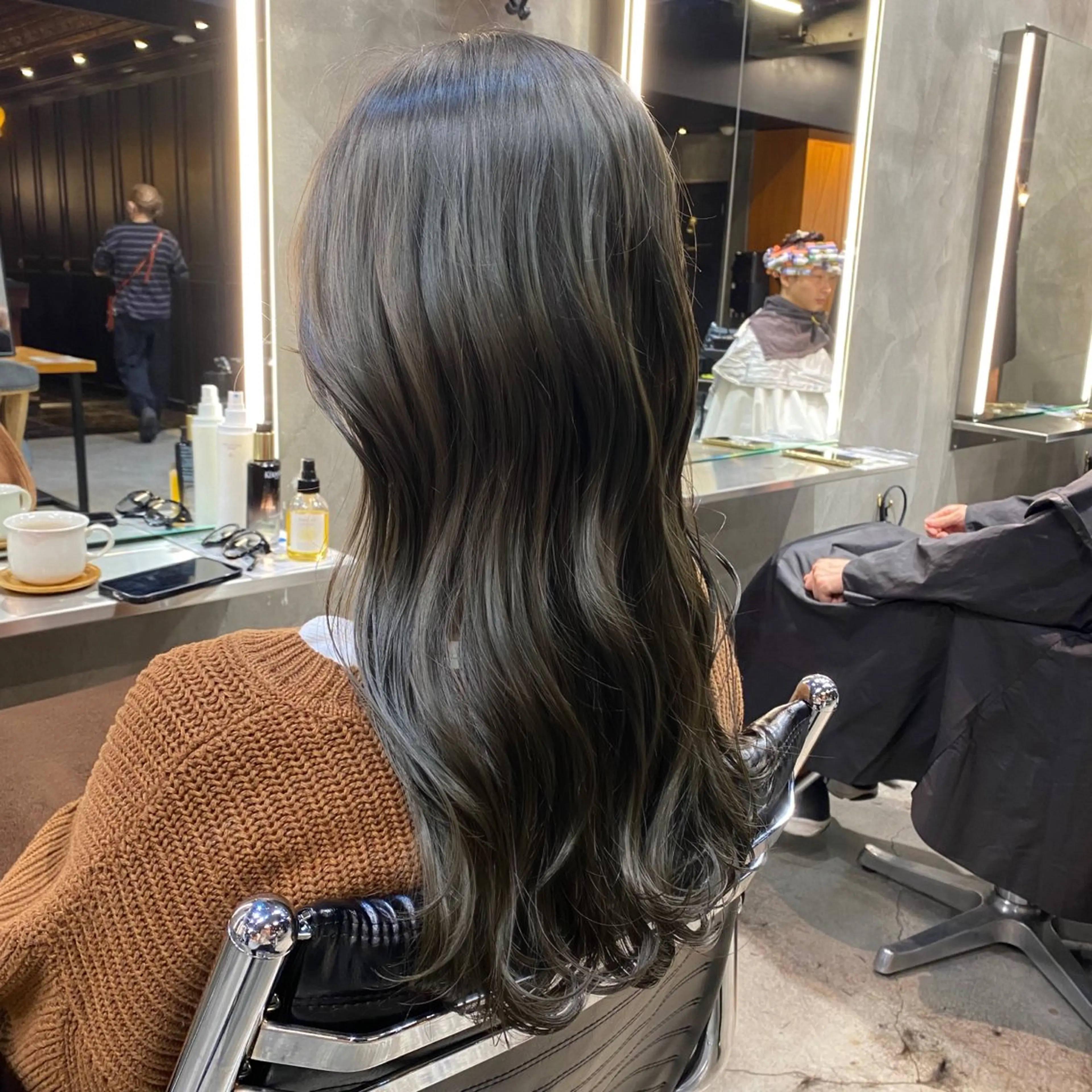 セミロング カラー ブリーチ ダブルカラー グレージュ カーキグレージュ ブリーチなしカラー カット ヘアカラー ブリーチなしダブル カラー🧸🐺陽介のヘアスタイル
