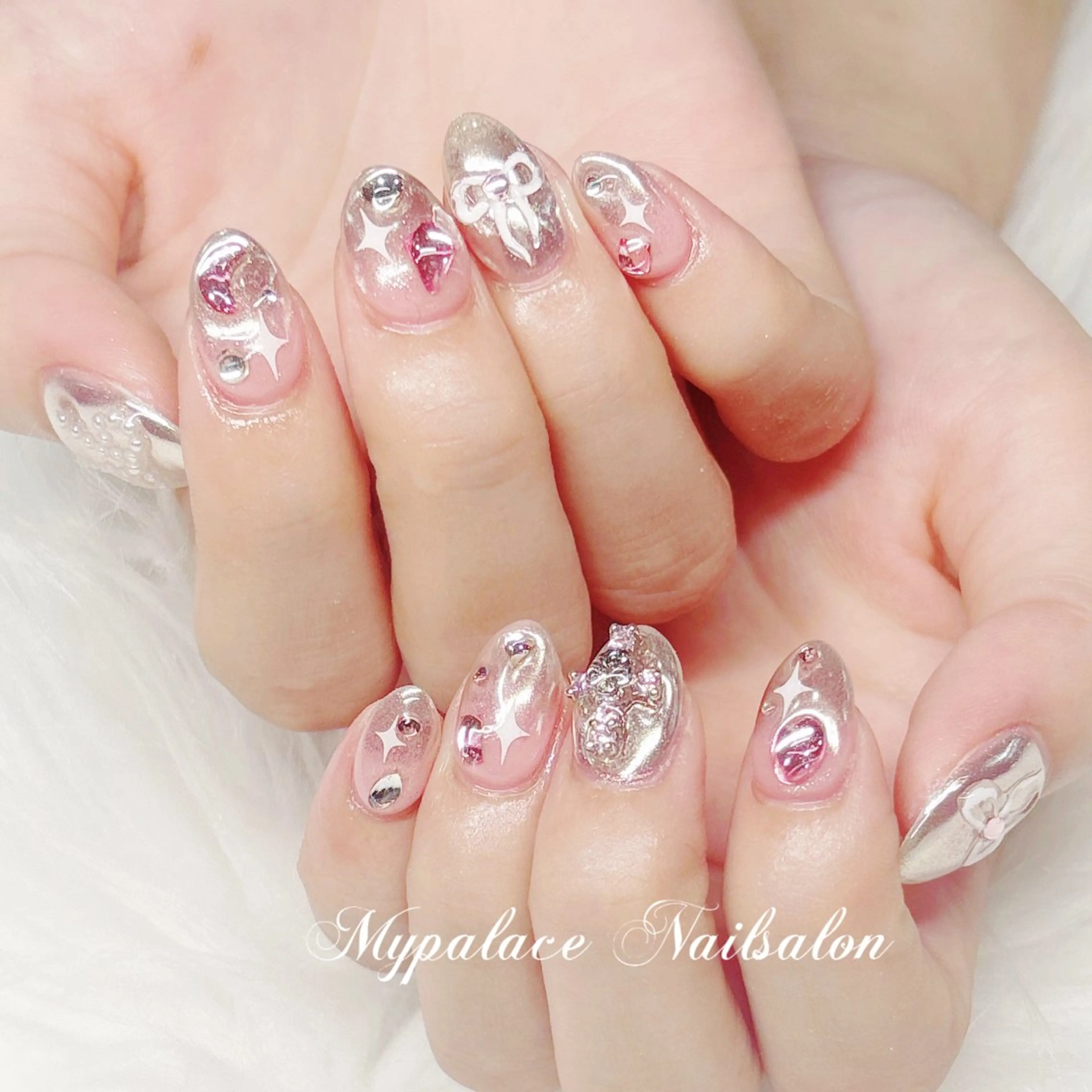 ネイル アートネイル グラデーション キラキラネイル ミラーネイル ピンク ハンドネイル Yuis Nailスカルプ専門のネイルデザイン