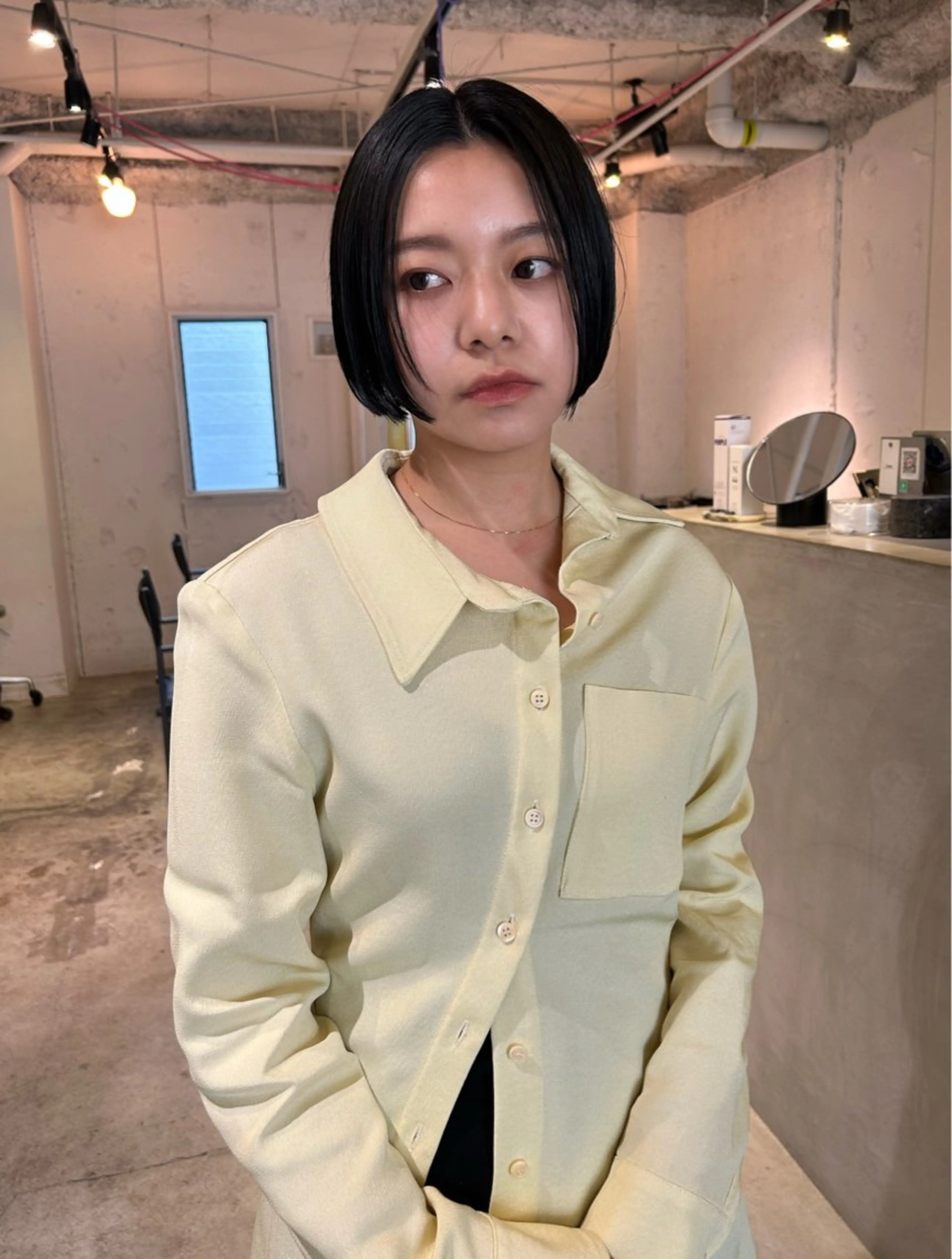 ショート カラー ボブ カット ヘアカラー トリートメント Loom.所属・村上雅人 ナチュラルモードのヘアスタイル