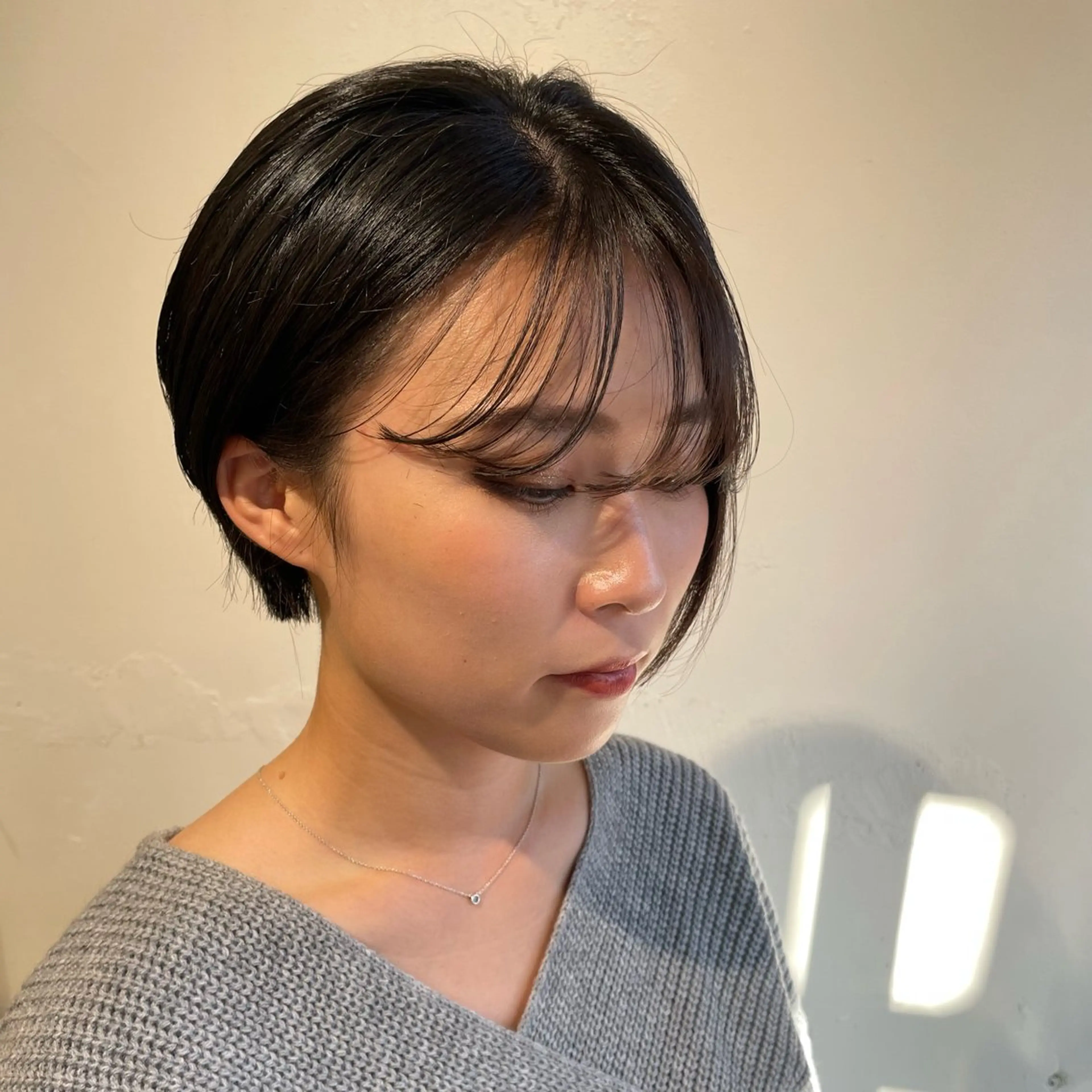 ショート カット 飯島朋香 オリーブベージュ🌿のヘアスタイル