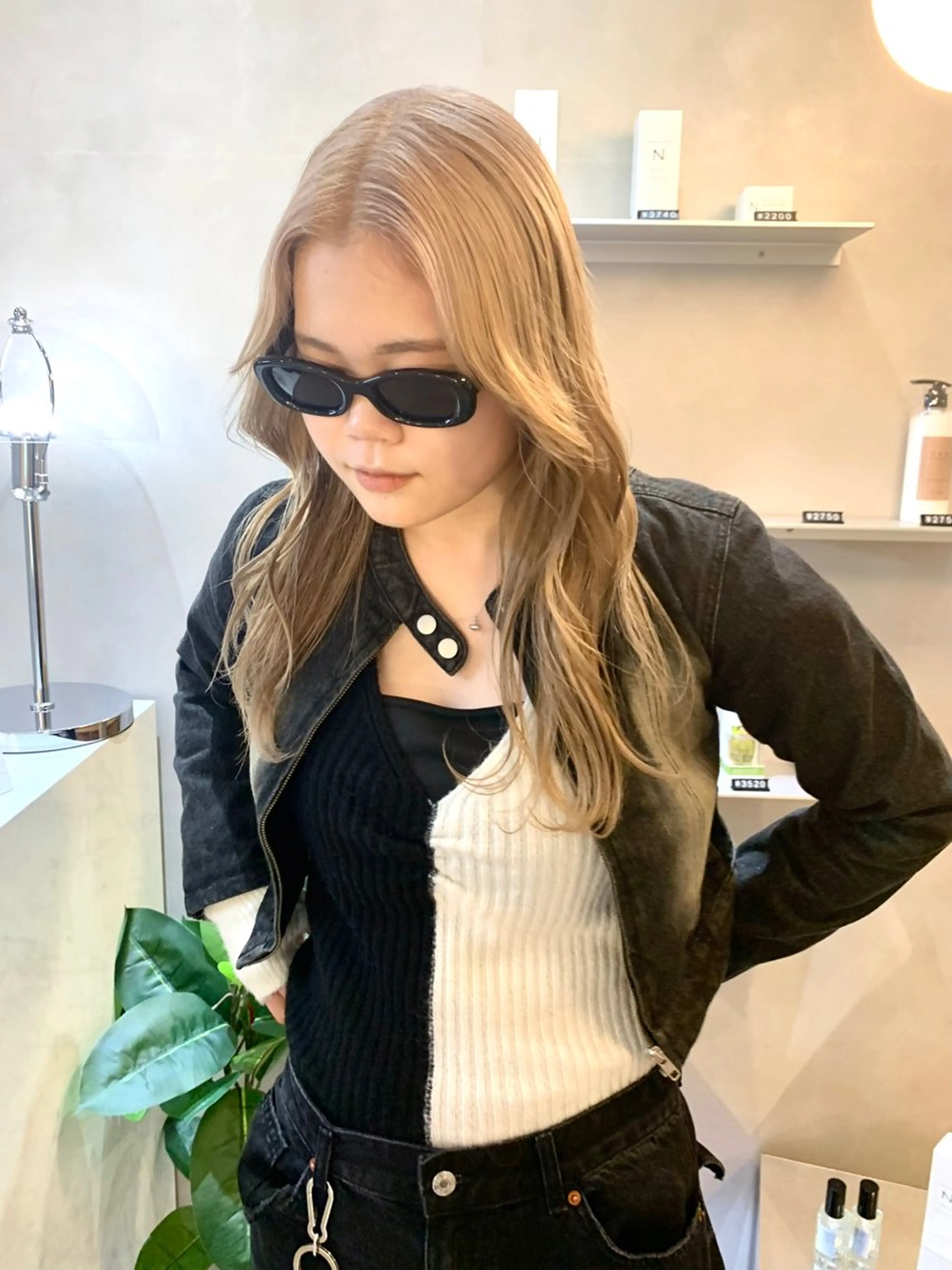 ロング カラー ベージュカラー ケアカラー ホワイトベージュ ボブ 顔まわりレイヤー 韓国ヘア🇰🇷 松田光里のヘアスタイル