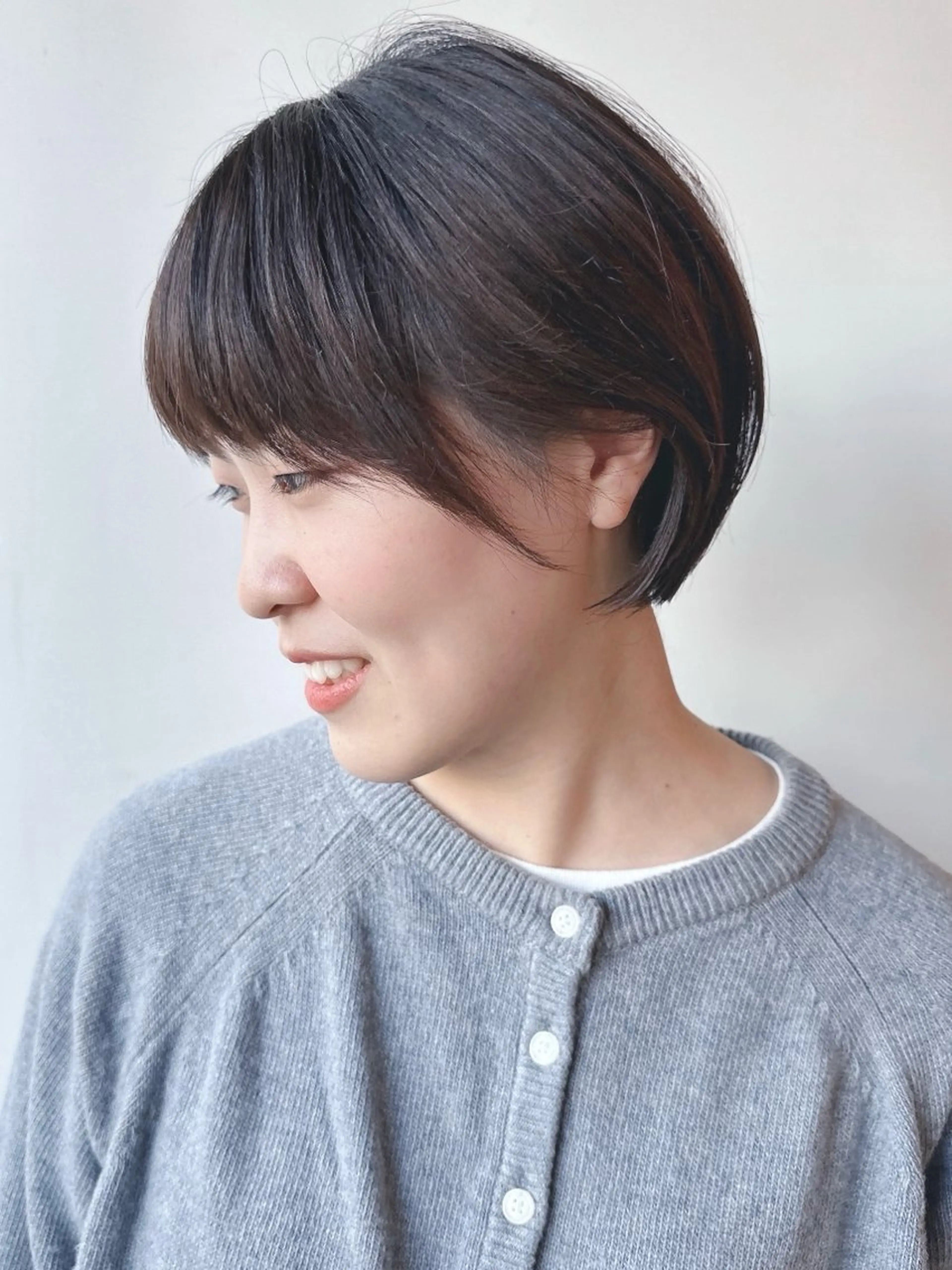 ショート とうい/パーマボブ/ くせ毛/丸みボブのヘアスタイル