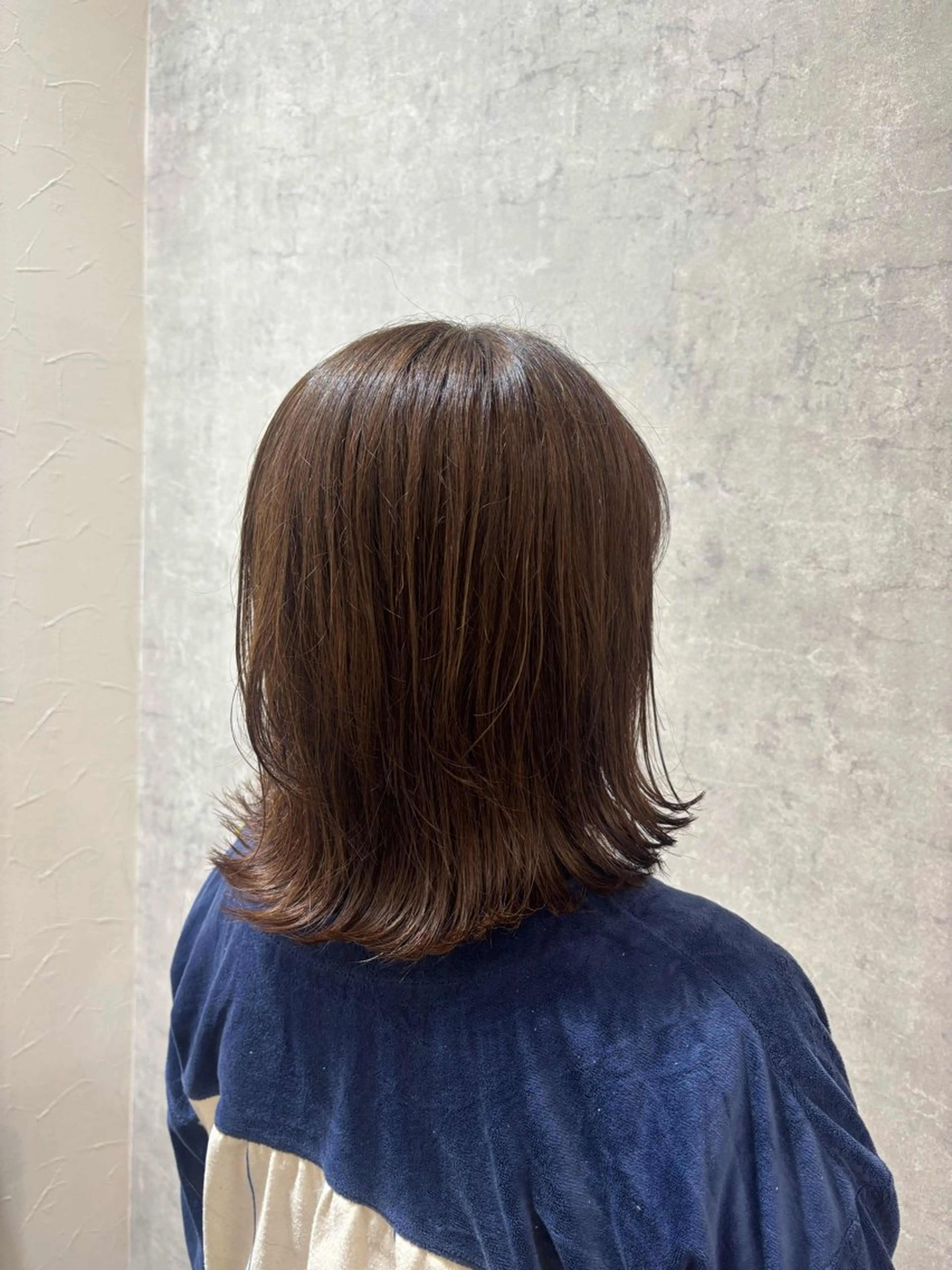 ミディアム 下山 萌華のヘアスタイル