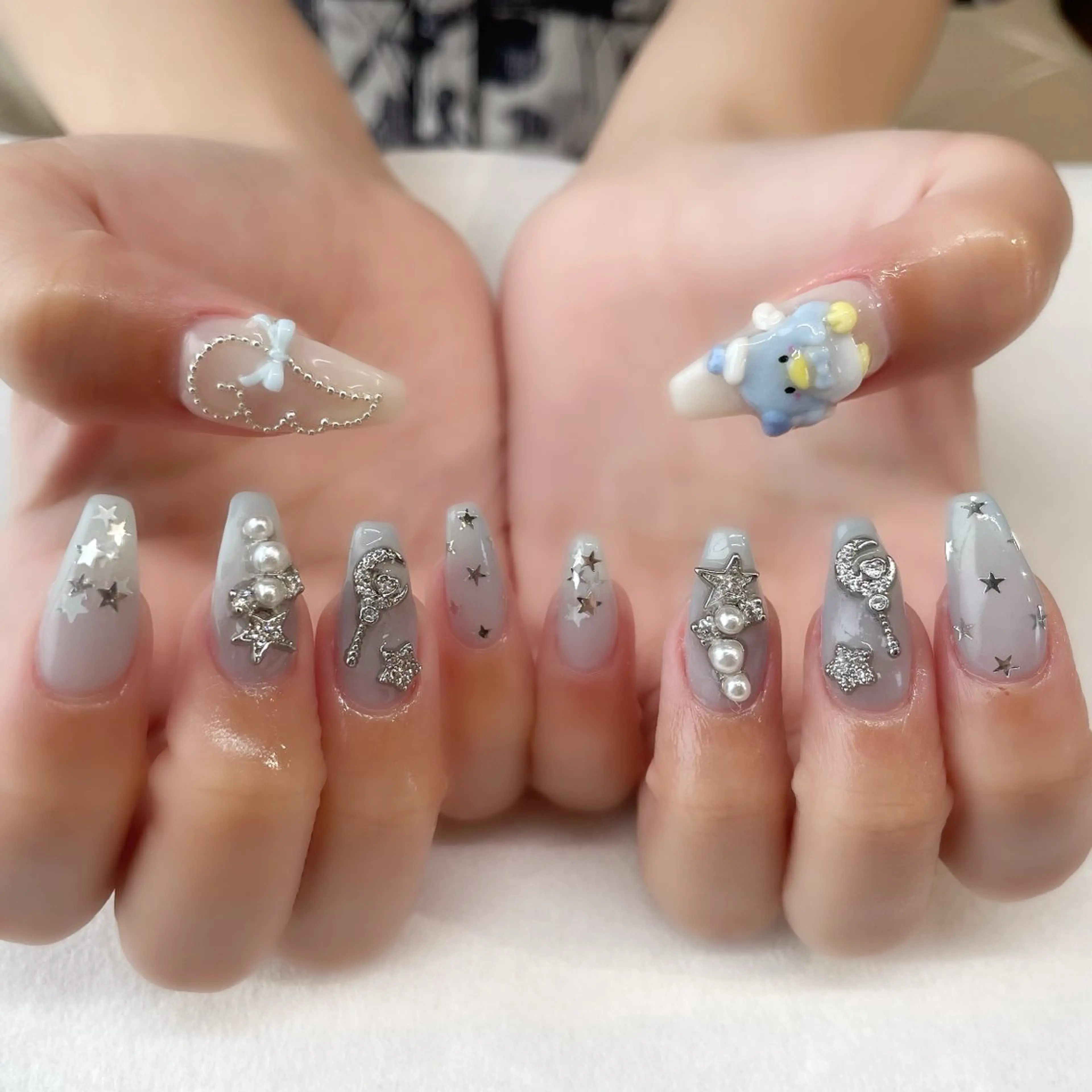 ネイル ハンドネイル 🌈🐰 saki. m 🐰🌈のネイルデザイン
