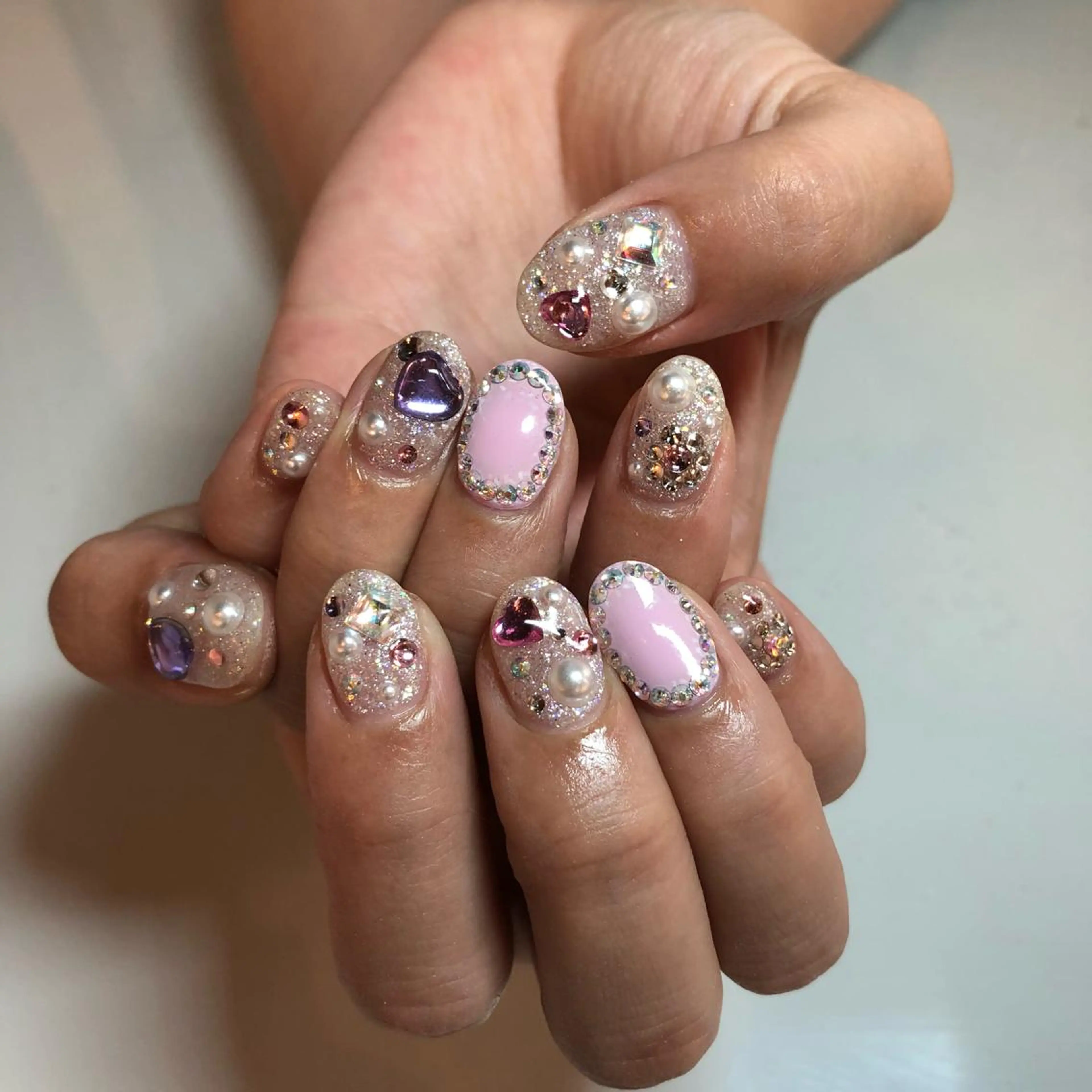 ネイル ストーンネイル g-up nail所属・米田 律子のネイルデザイン
