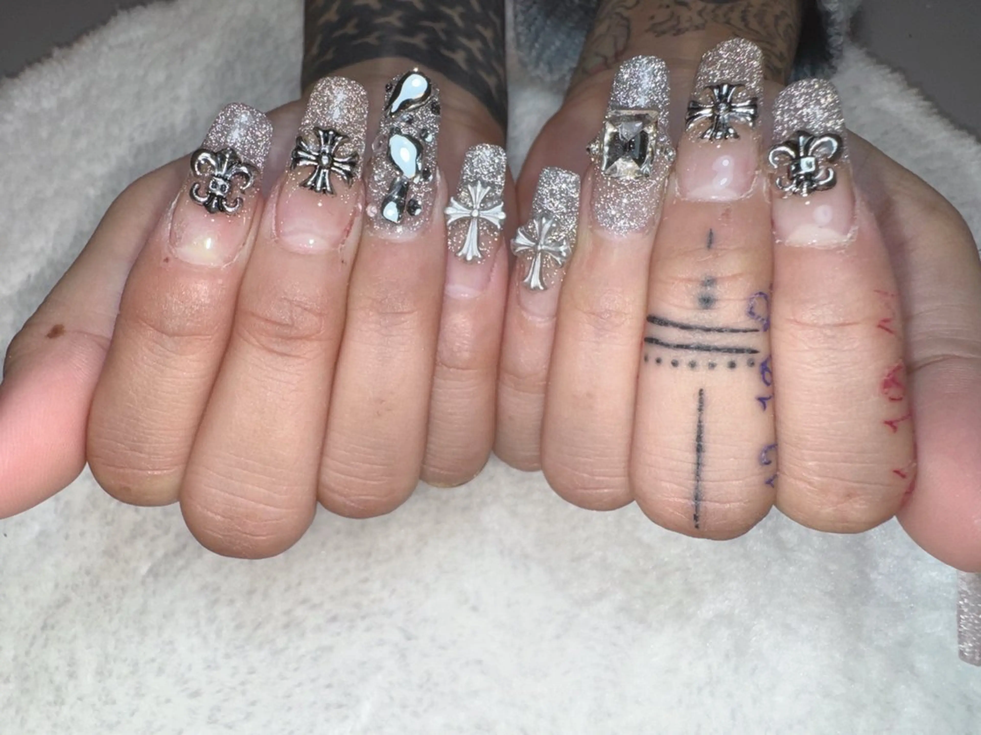 ネイル ブルー フラッシュネイル ジェルネイル ラメ(グリッター) ラメグラデーション ハンドネイル K&R Nail所属・Nail Salon K&Rのネイルデザイン