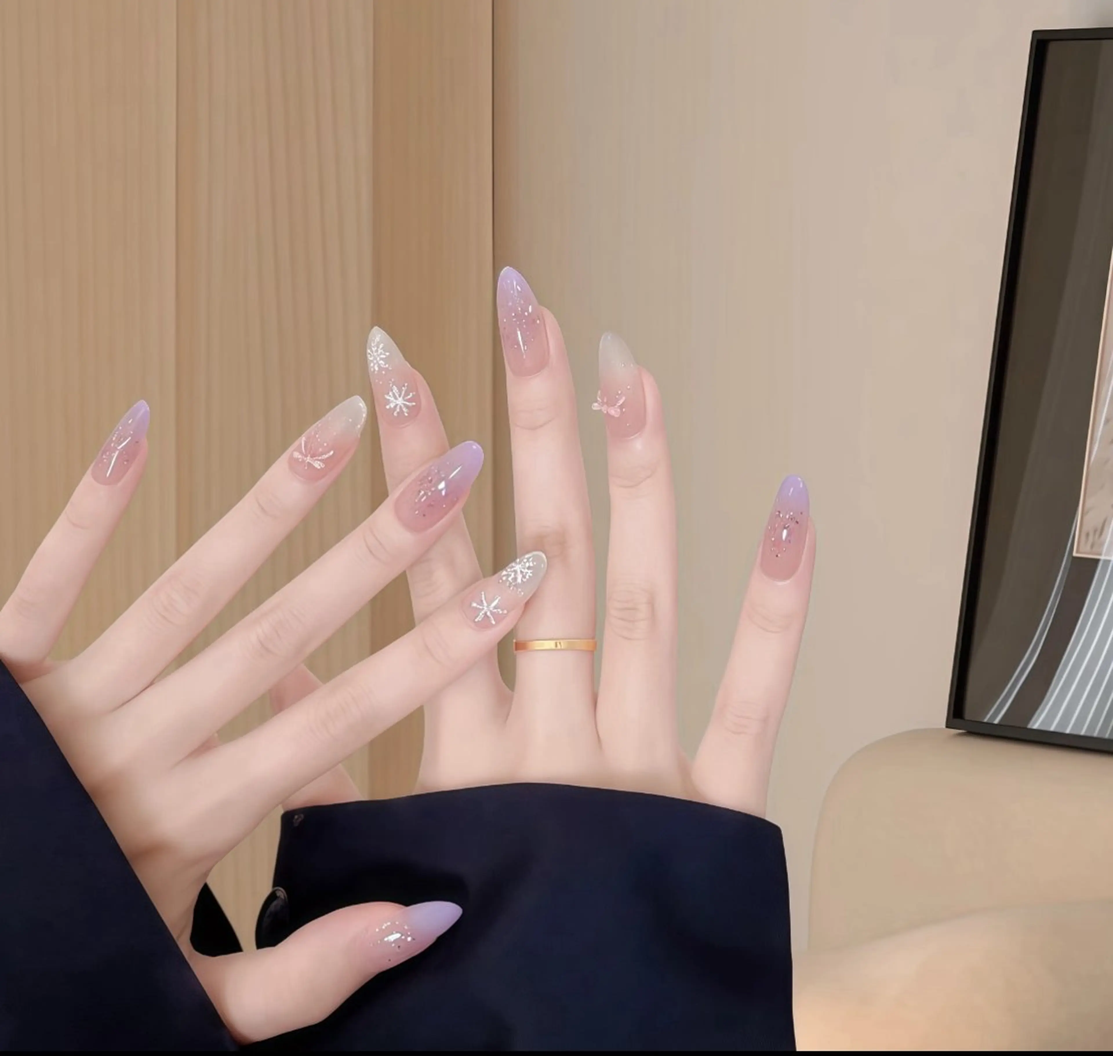 ネイル 長さ出し フレンチネイル ジェルネイル ガラスフレンチ グラデーション ハンドネイル iNEKO所属・小山 萌のネイルデザイン