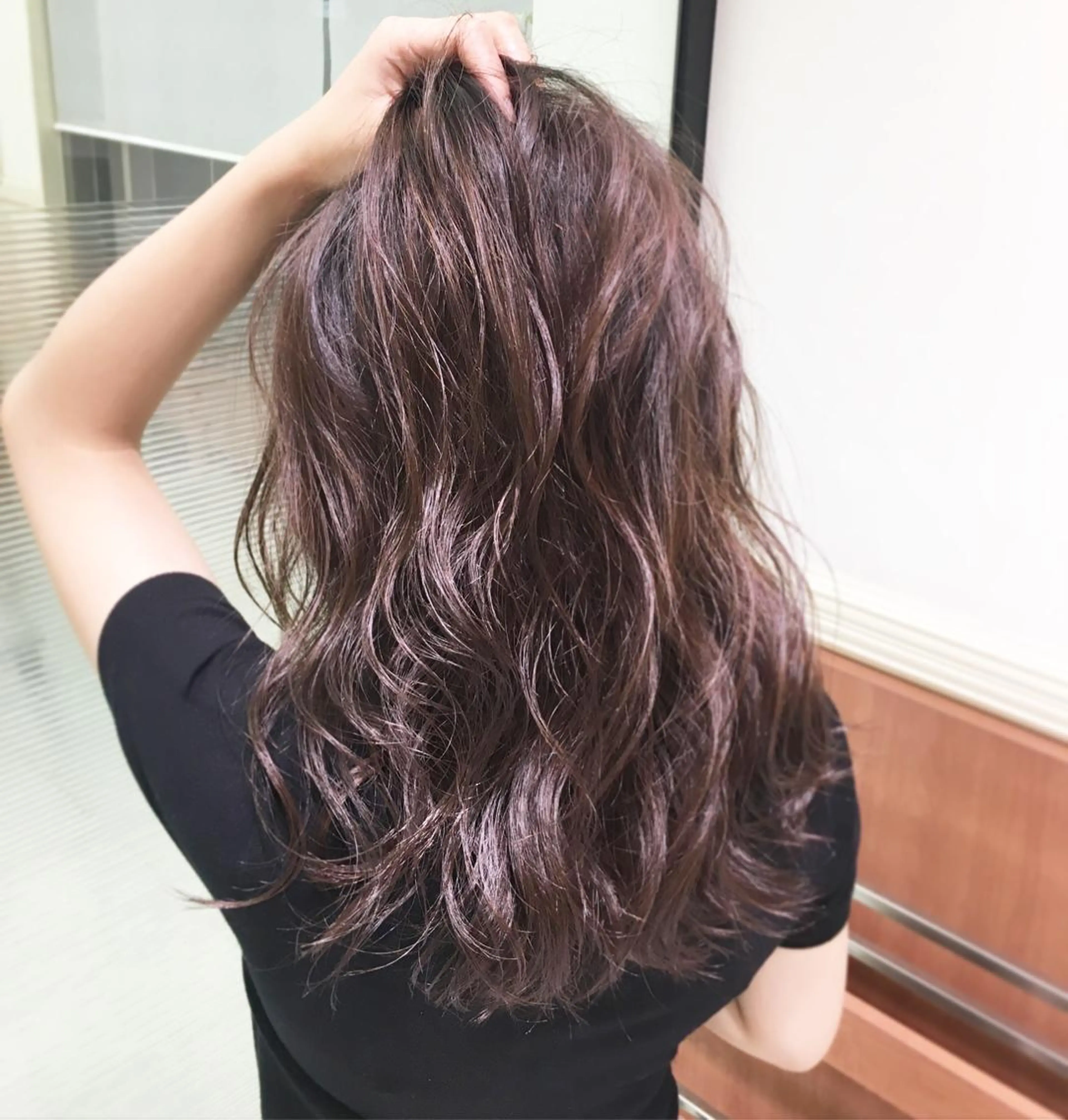 セミロング カラー ブラウンカラー ダークブラウン イルミナカラー 縮毛矯正 N° jillva ♦️川端裕司♦️のヘアスタイル