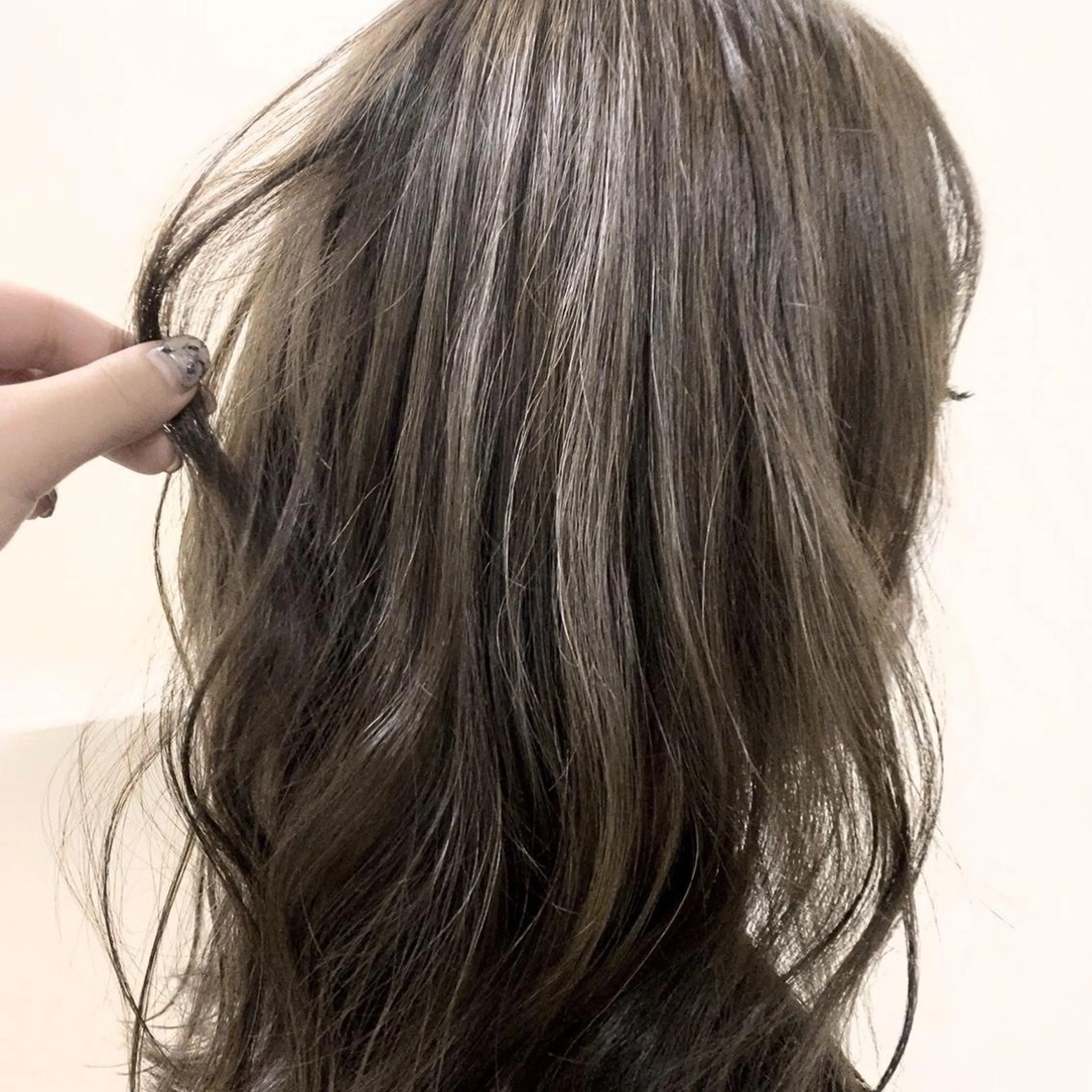 カラー イルミナカラー 耳つぼジュエリー💎 認定💎井上みわこのヘアスタイル