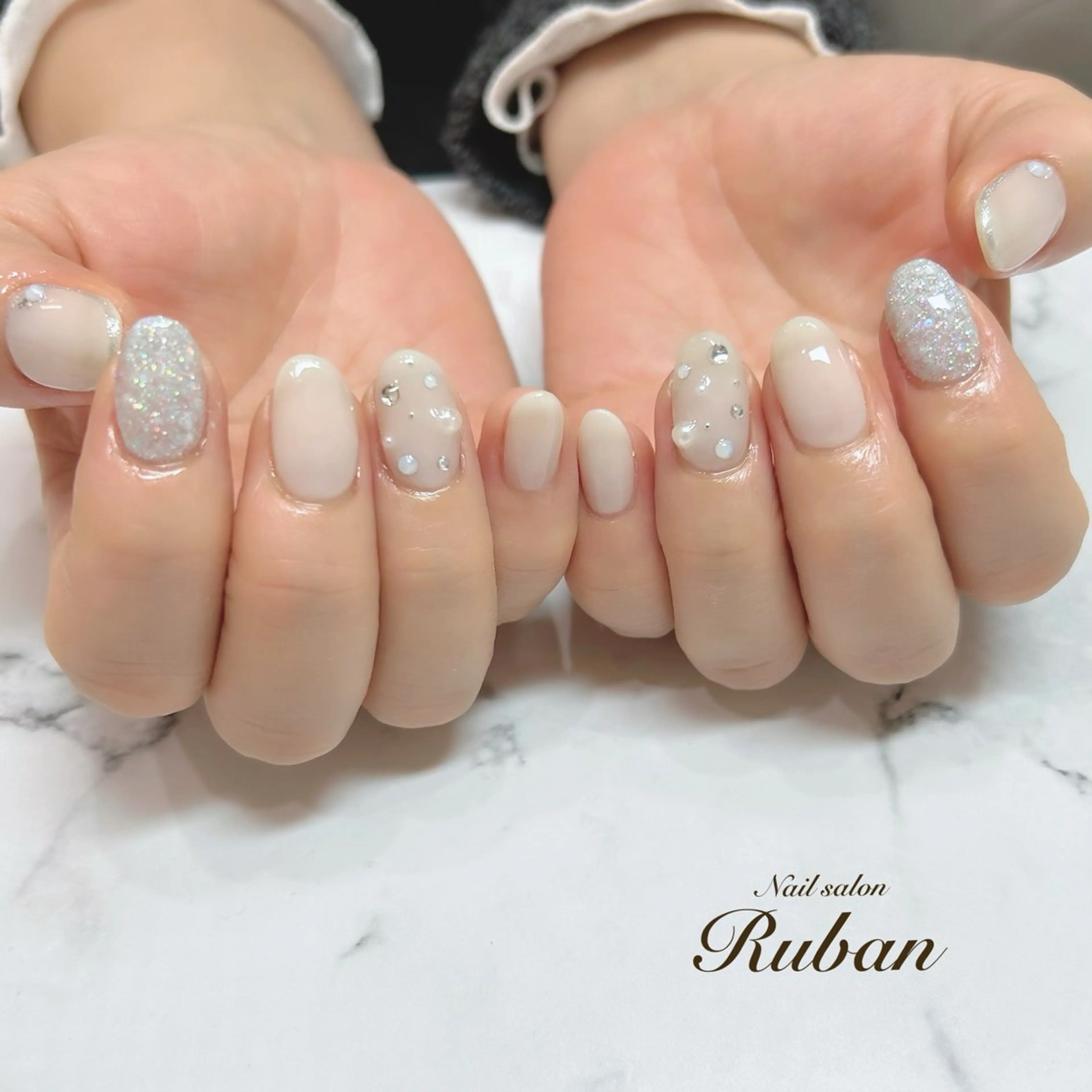 ネイル ドット 冬ネイル クリスマス Nail salon Ruban所属・Nail salon Rubanのネイルデザイン