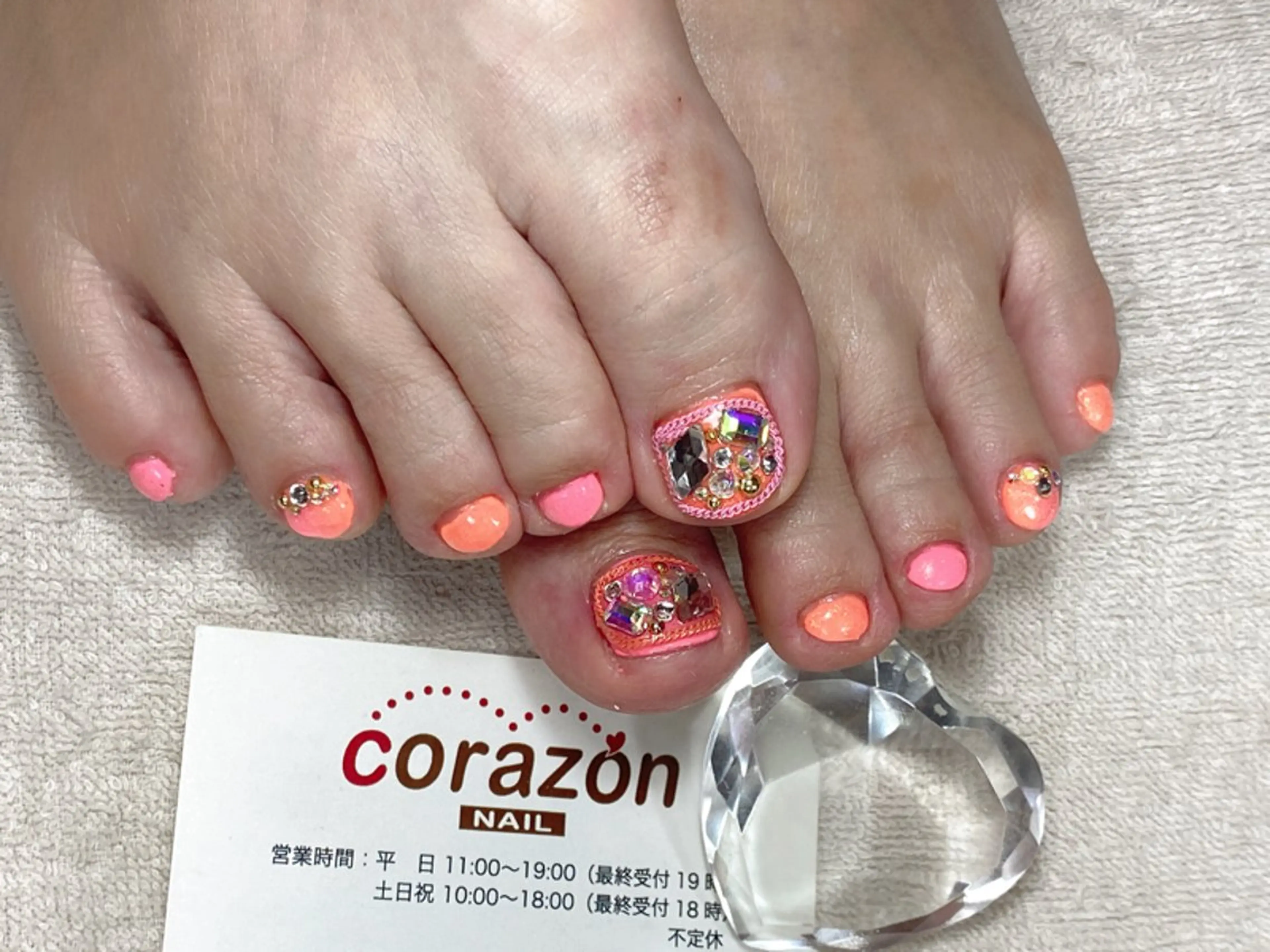 ネイル アートネイル ジェルネイル グラデーション オレンジ ピンク フットネイル corazon所属・ネイリスト aicoのネイルデザイン