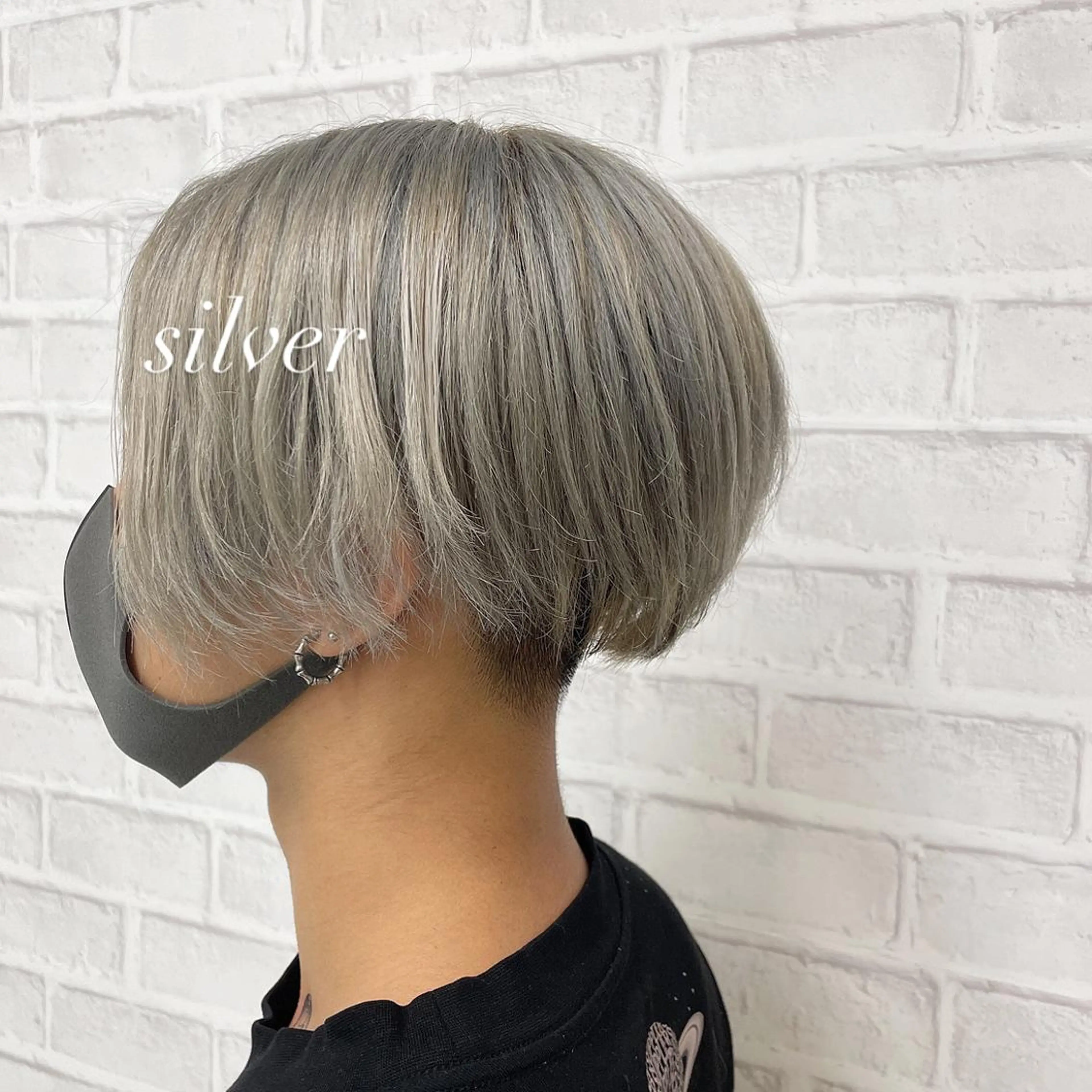 カラー メンズ マンバンヘア シルバー ヘアーメイクWiLL 西宮店所属・川上 紗也加のヘアスタイル