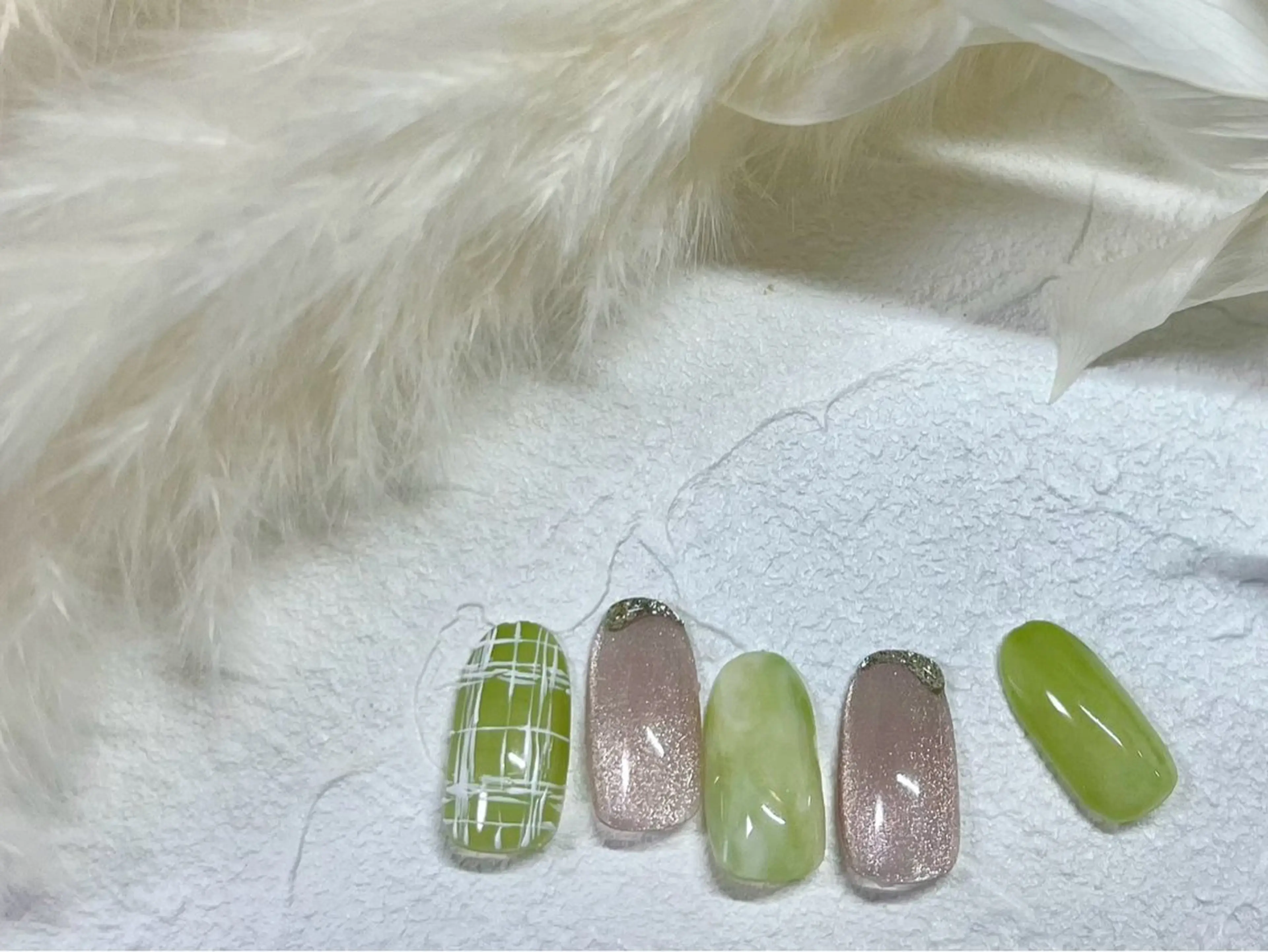 ネイル オーロラネイル フットネイル フレンチネイル ジェルネイル マグネットネイル kiki nail たまプラーザのネイルデザイン