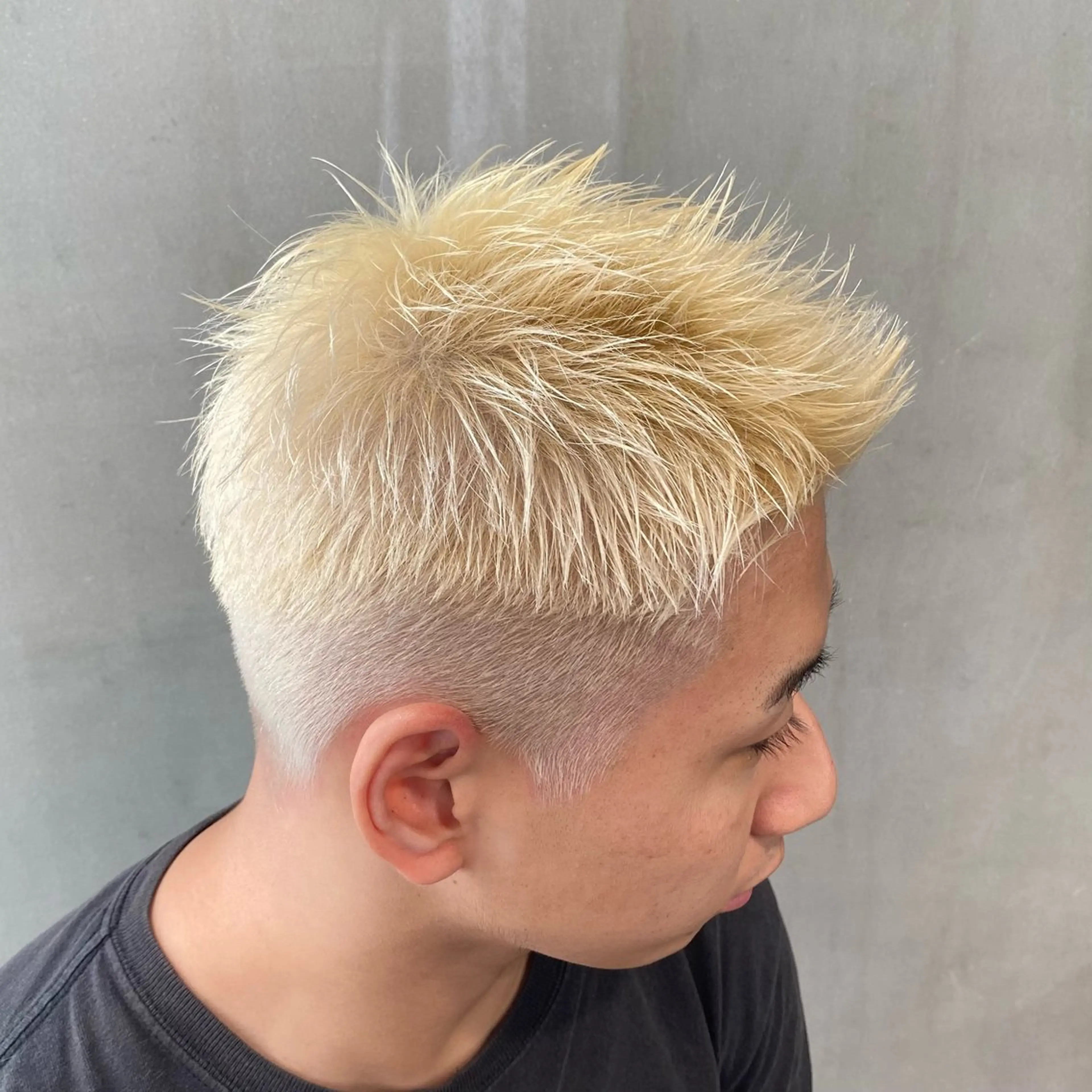 ショート カラー メンズ カット ヘアカラー 江﨑 翔のヘアスタイル