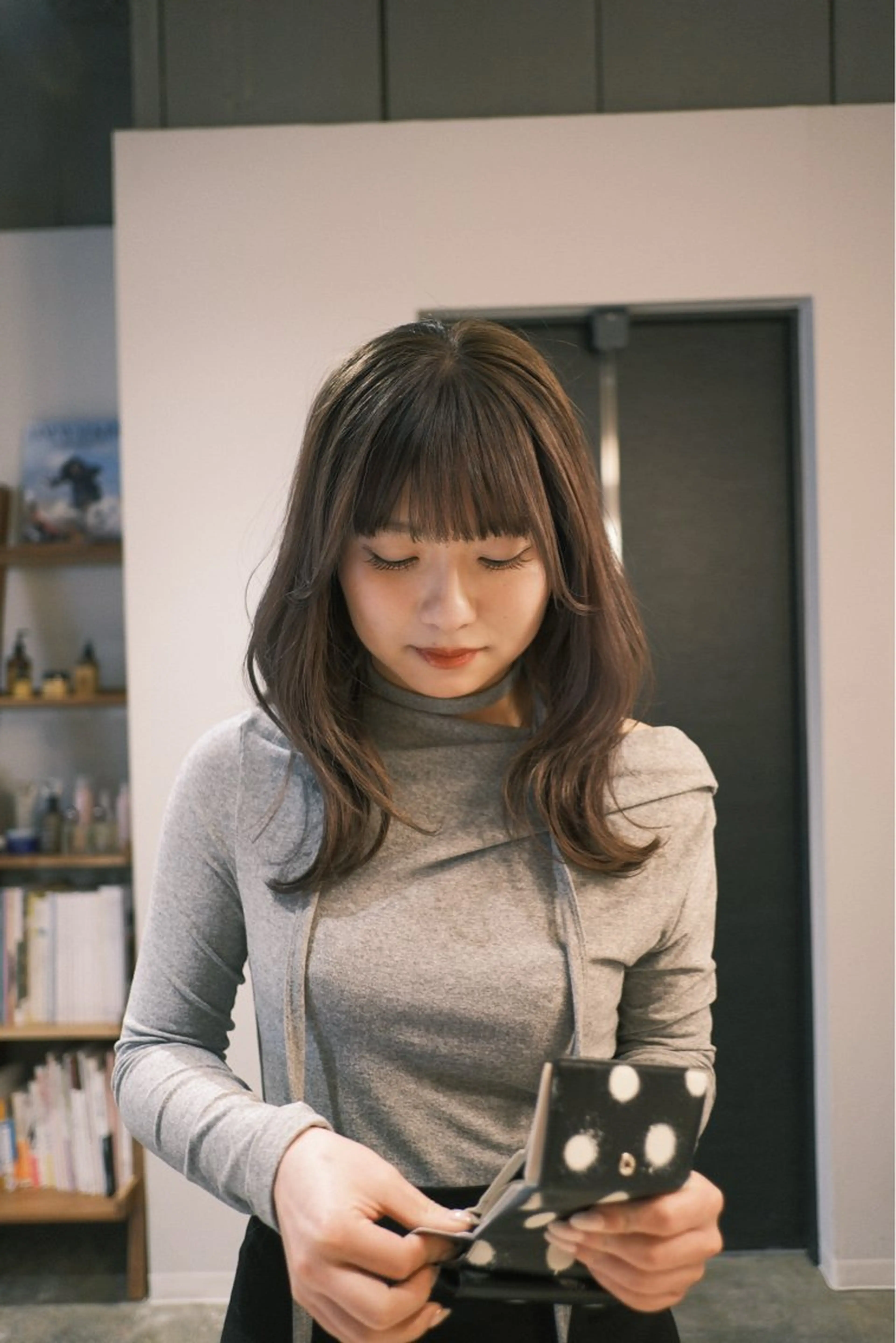 セミロング イトウ ミサキのヘアスタイル