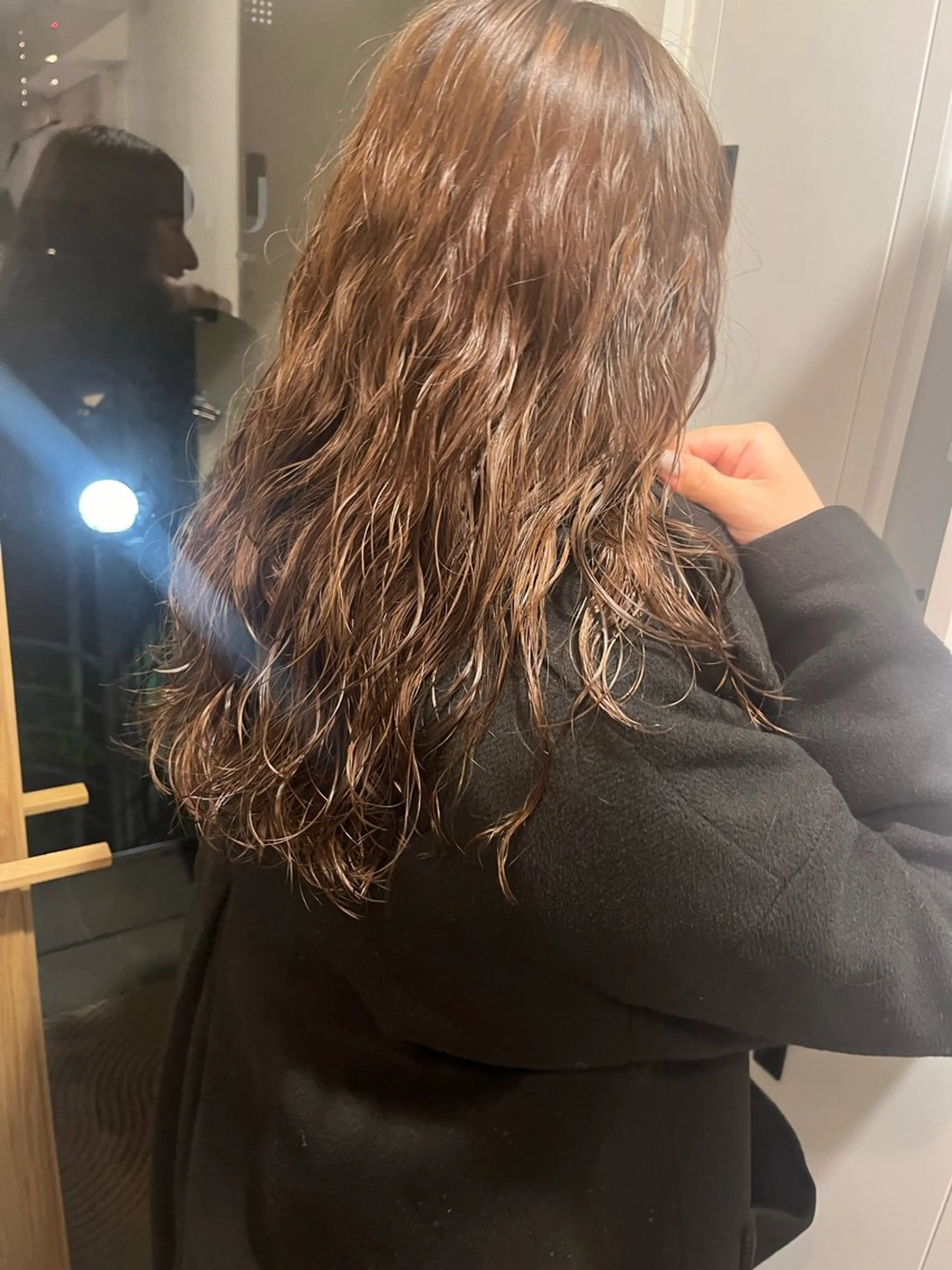 ミディアム パーマ ミディアムパーマ pu+on. nailworks所属・fuyumi / ニュアンスネイルのネイルデザイン