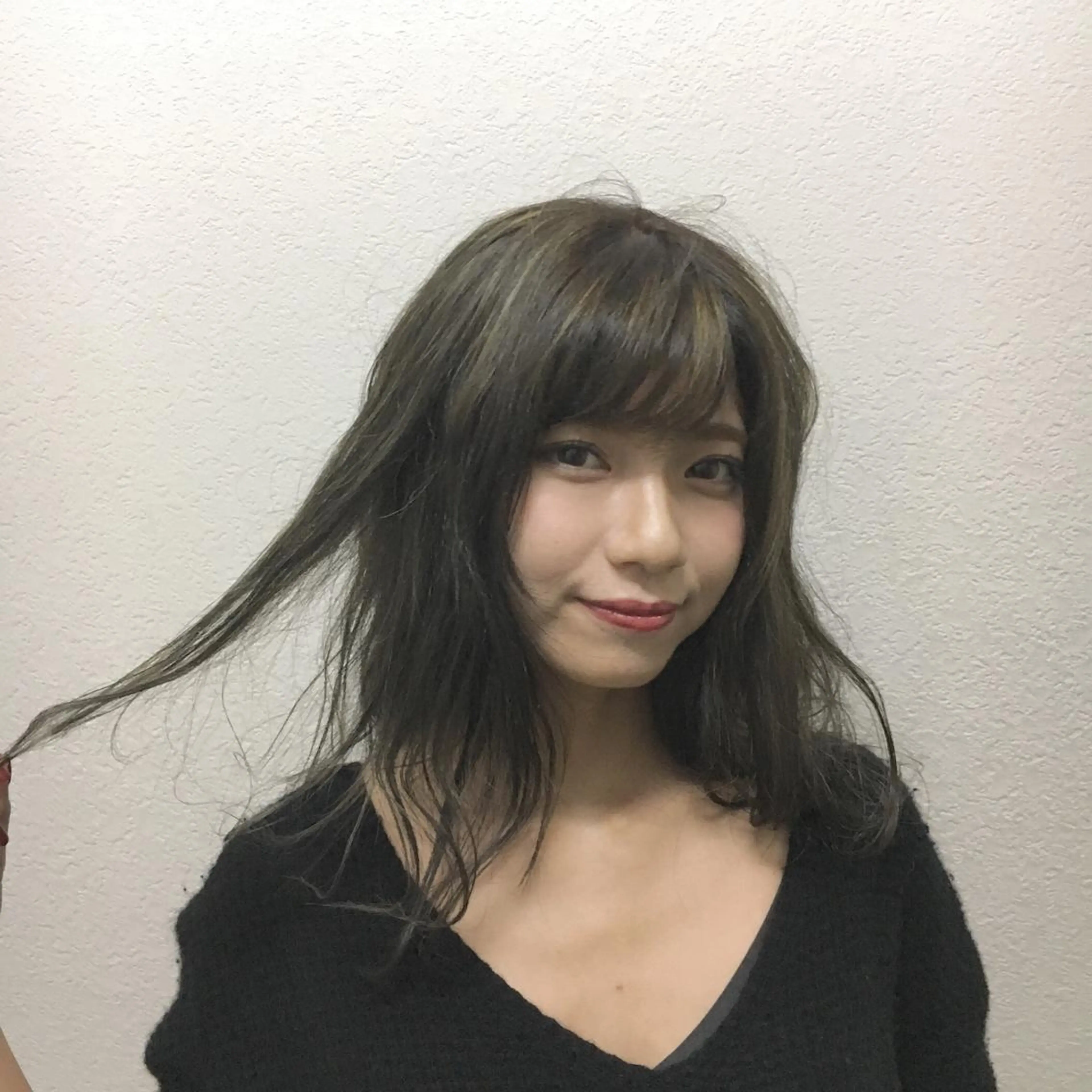 ミディアム カラー グレージュ ハイライトカラー カーキグレージュ ハイライト JIL BLAN 京都のヘアスタイル