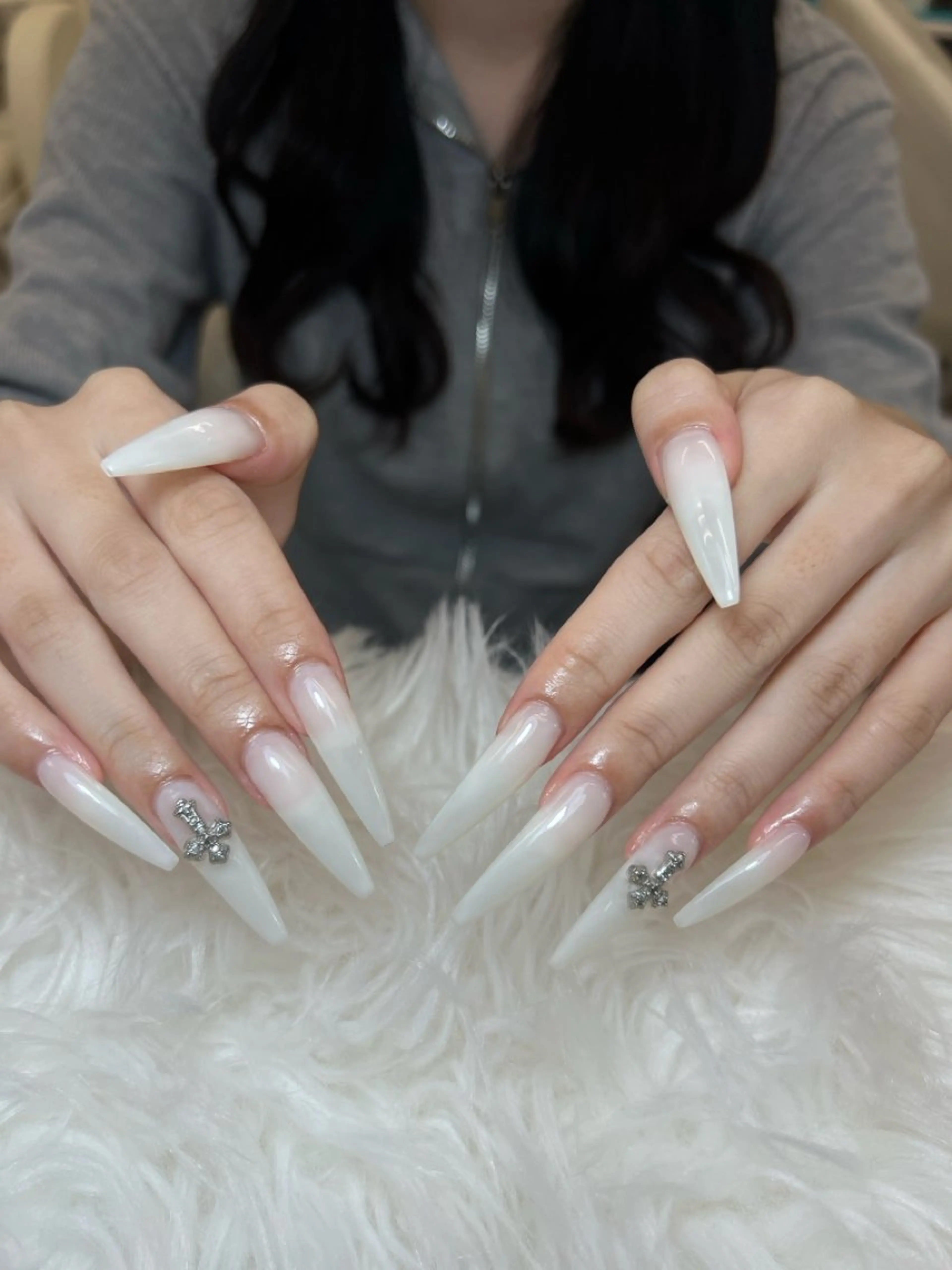 ネイル アートネイル オーロラネイル チークネイル 長さ出し フットネイル ハンドネイル Noiranail_ studioのネイルデザイン