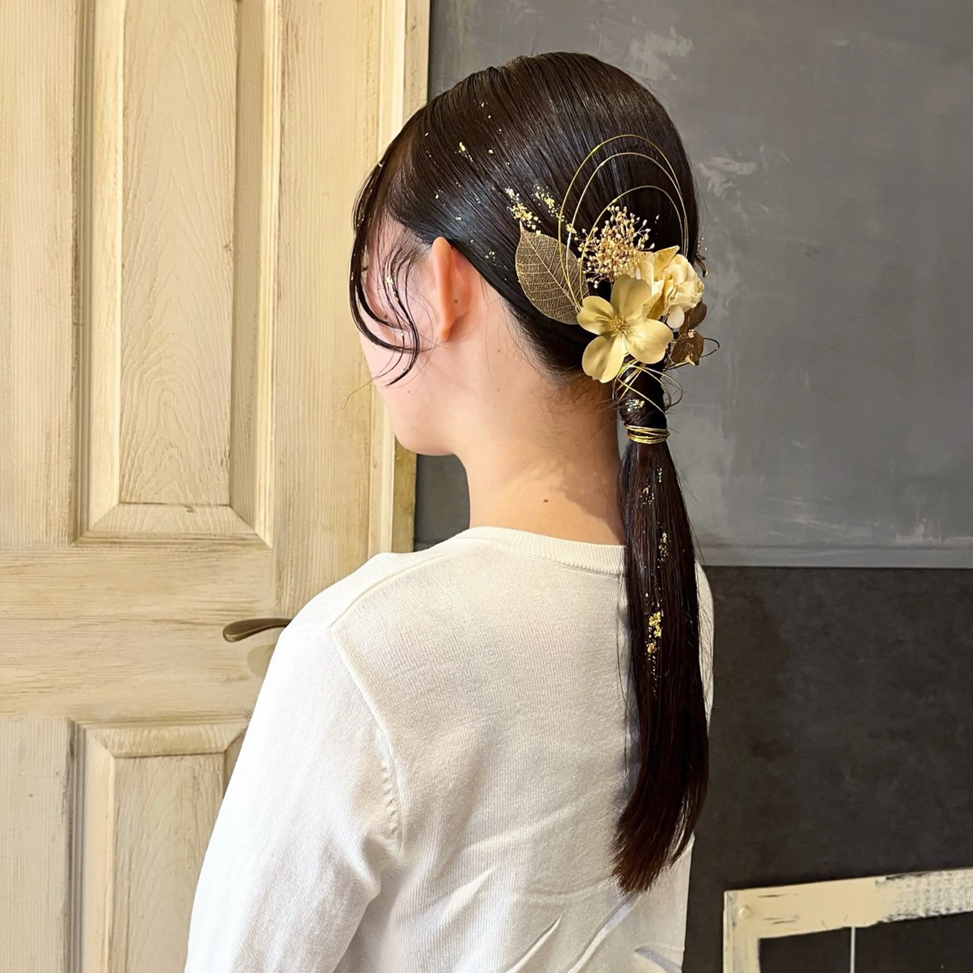 セミロング ヘアアレンジ 成人式 卒業式のヘアスタイル ヘアセット irwi/イルウィ所属・miku🎀門前仲町 ブリーチ・レイヤーのヘアスタイル